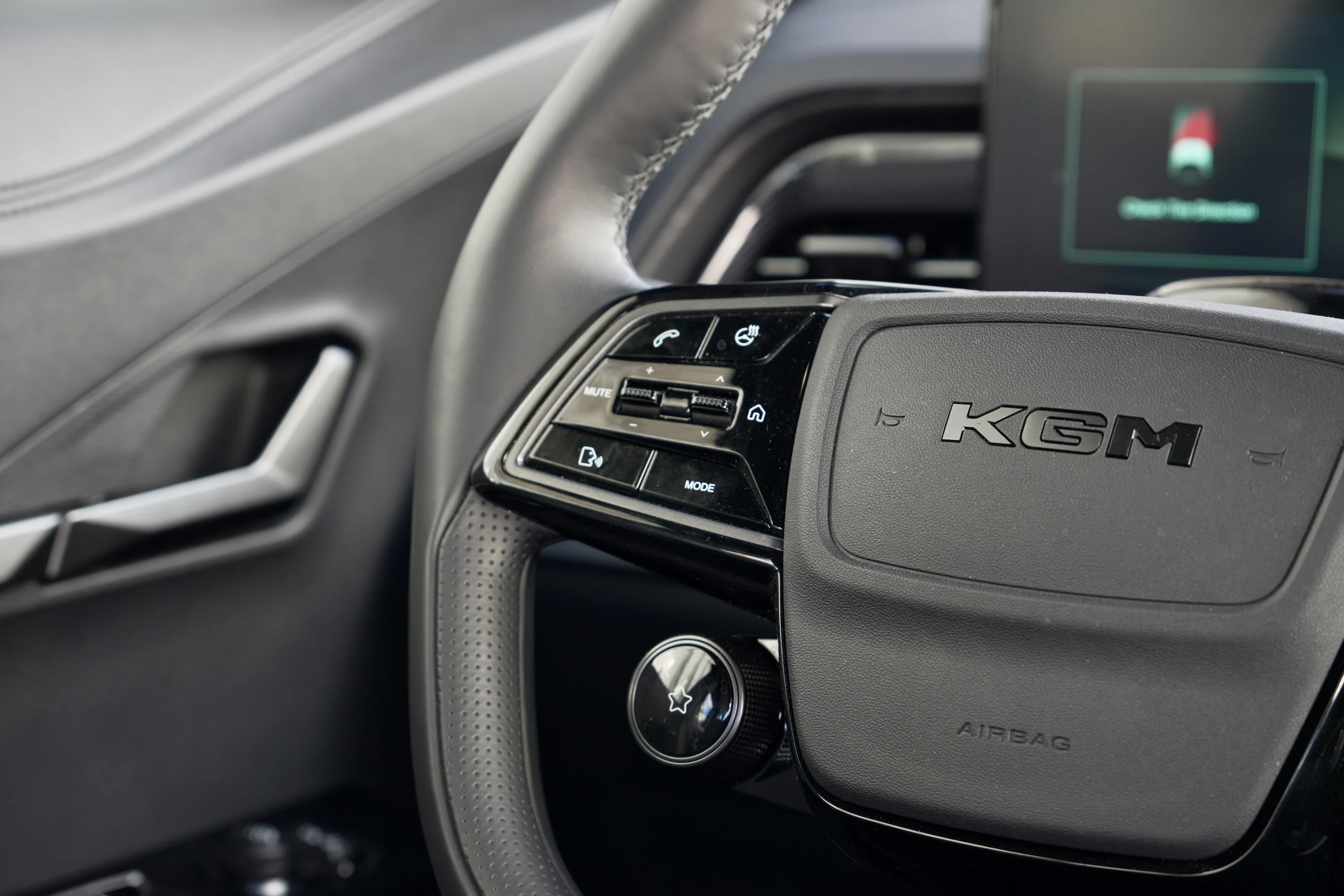 TEST KGM Musso EV MBB 1082