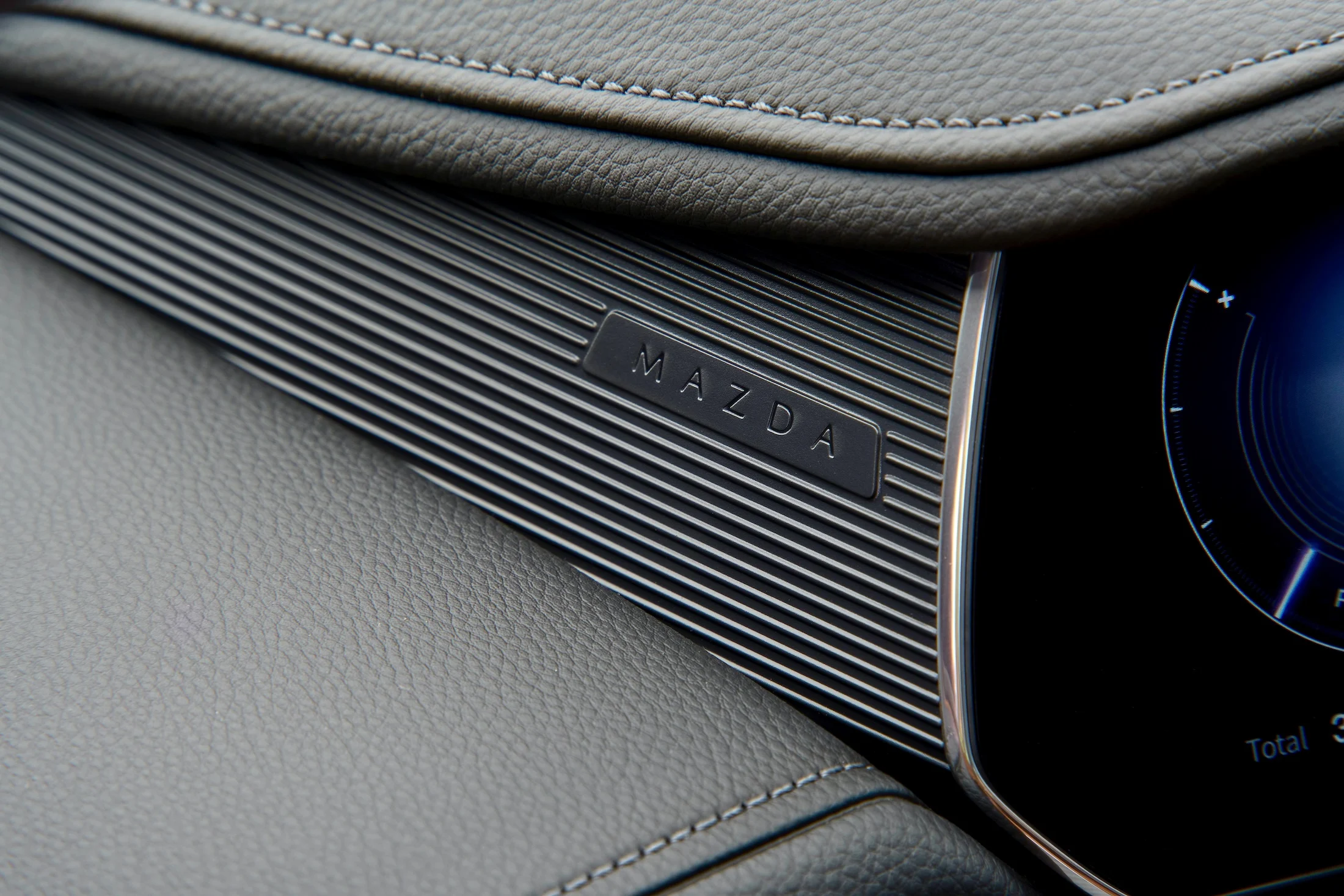 Mazda 6e Germany details 04