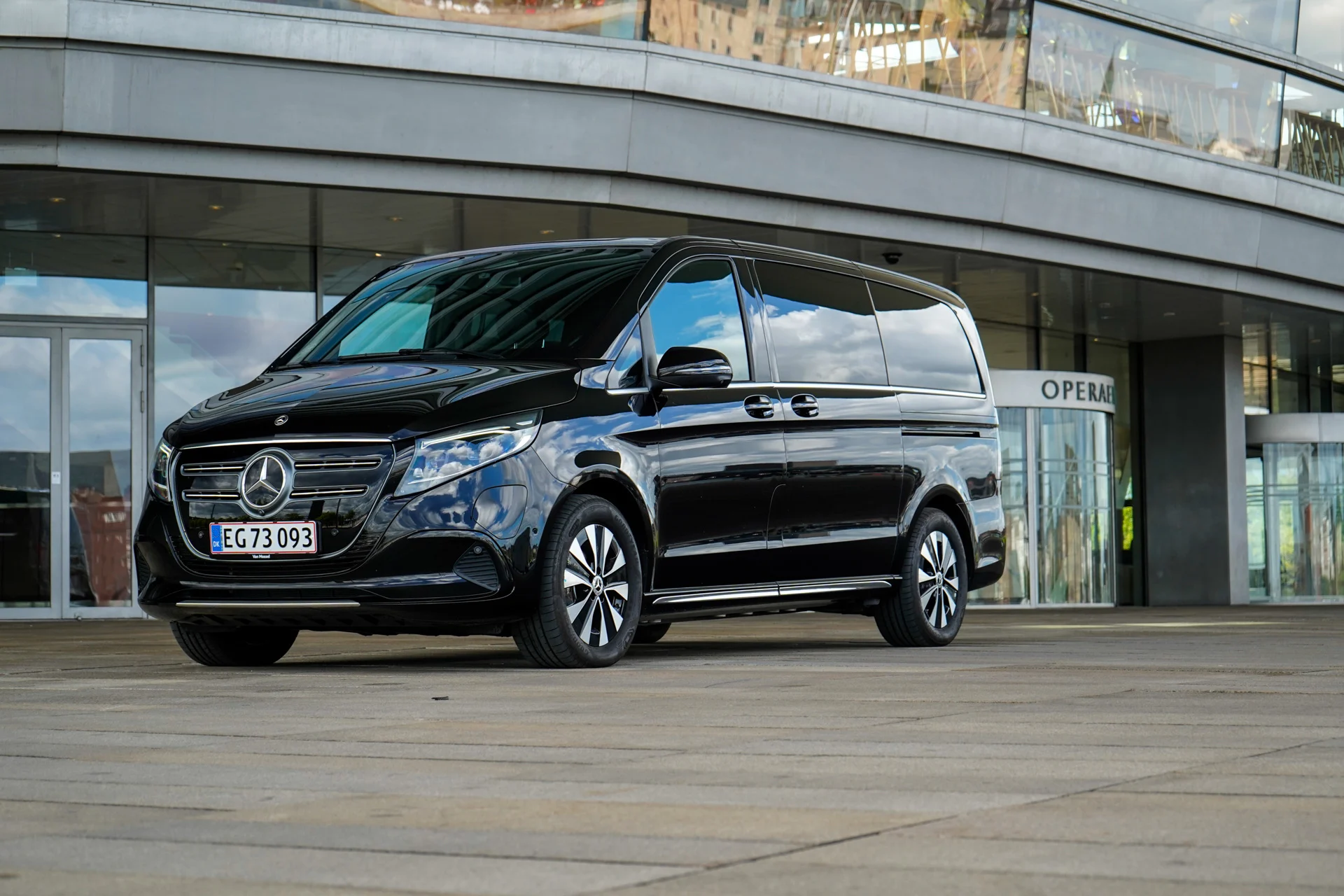 Mercedes EQV-08