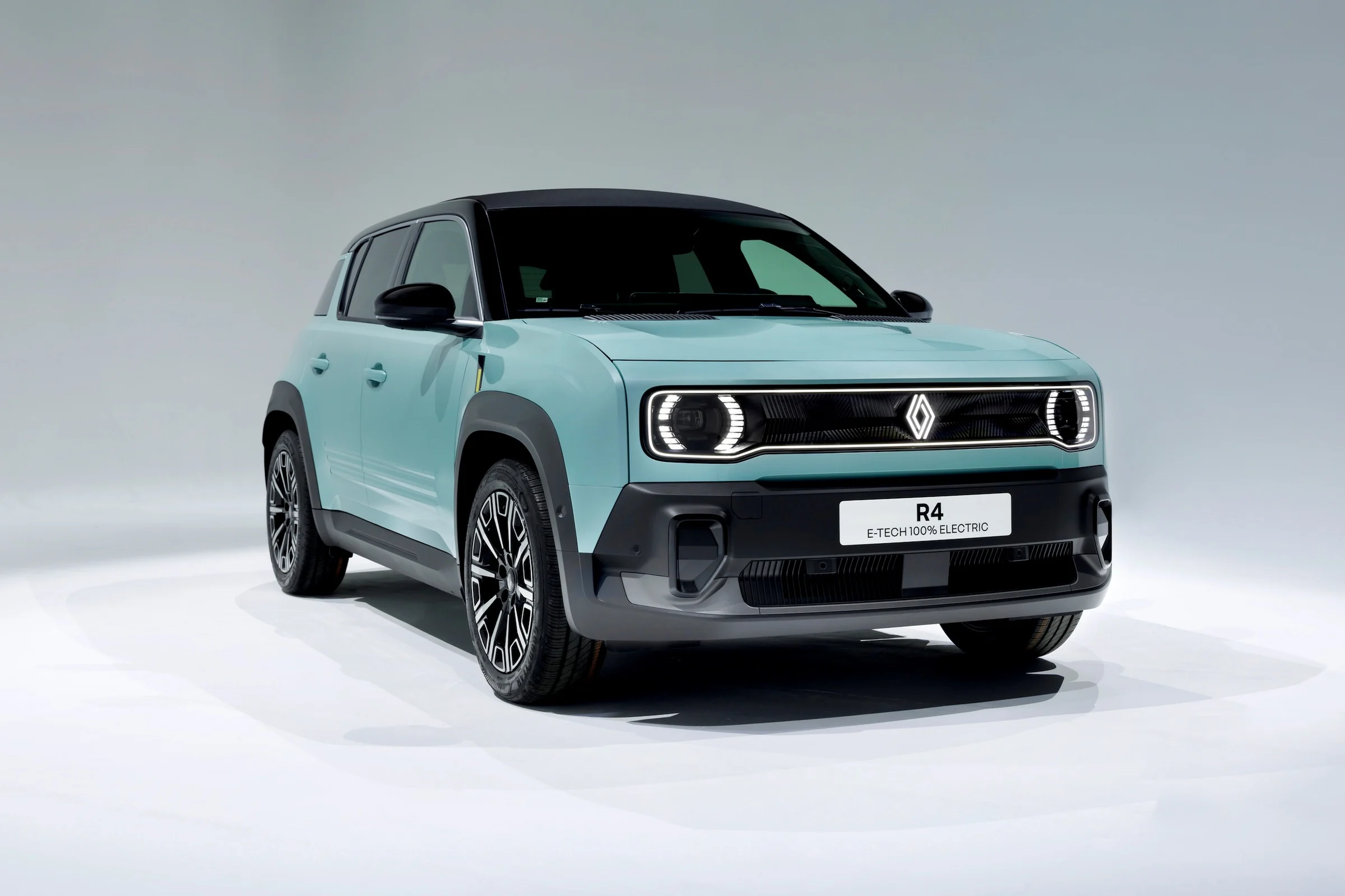 Renault-4-E-Tech-electric-kopi 9