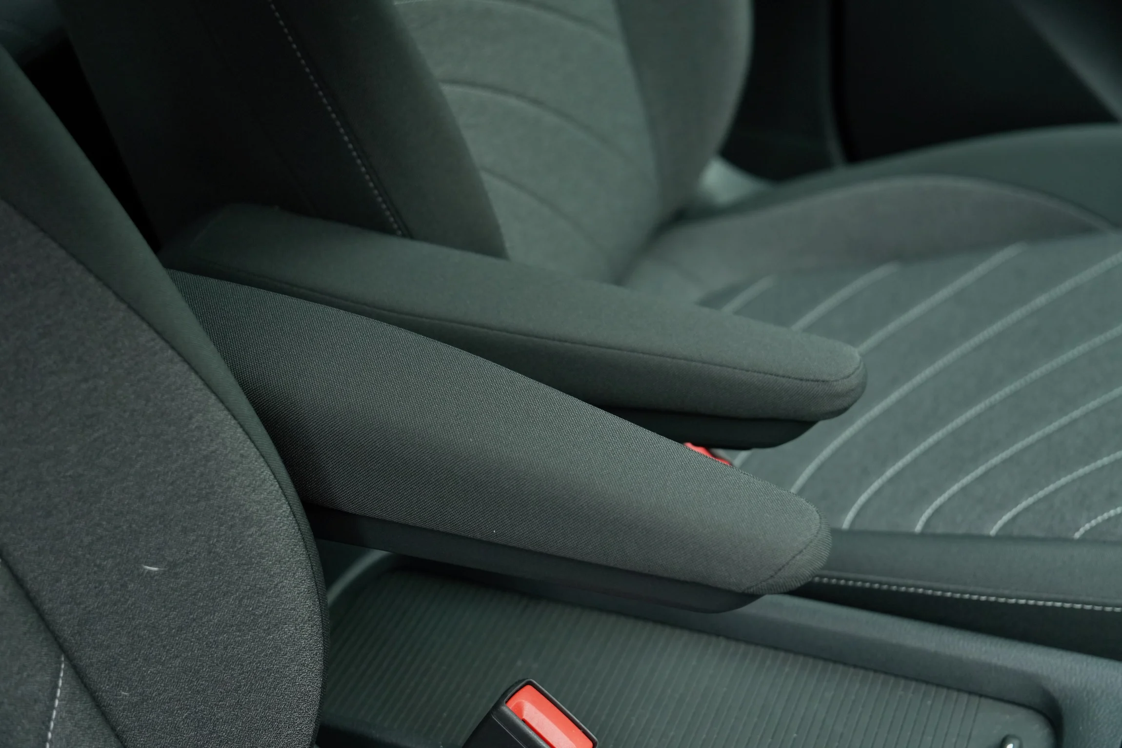 Kia EV4 LR vs VW ID.3 Max+ MBB130