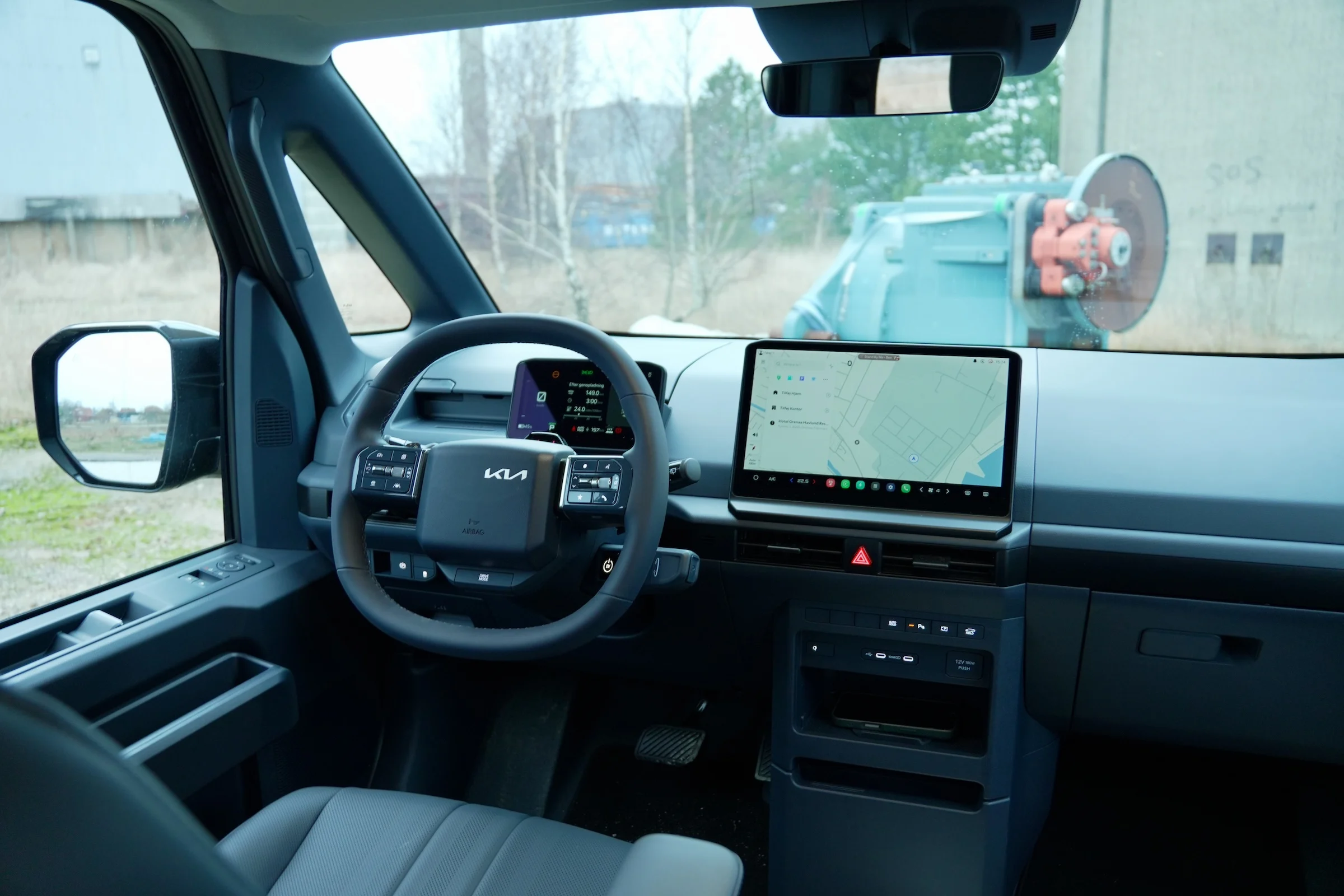 TEST Kia PV5 Passenger LR MBB 213