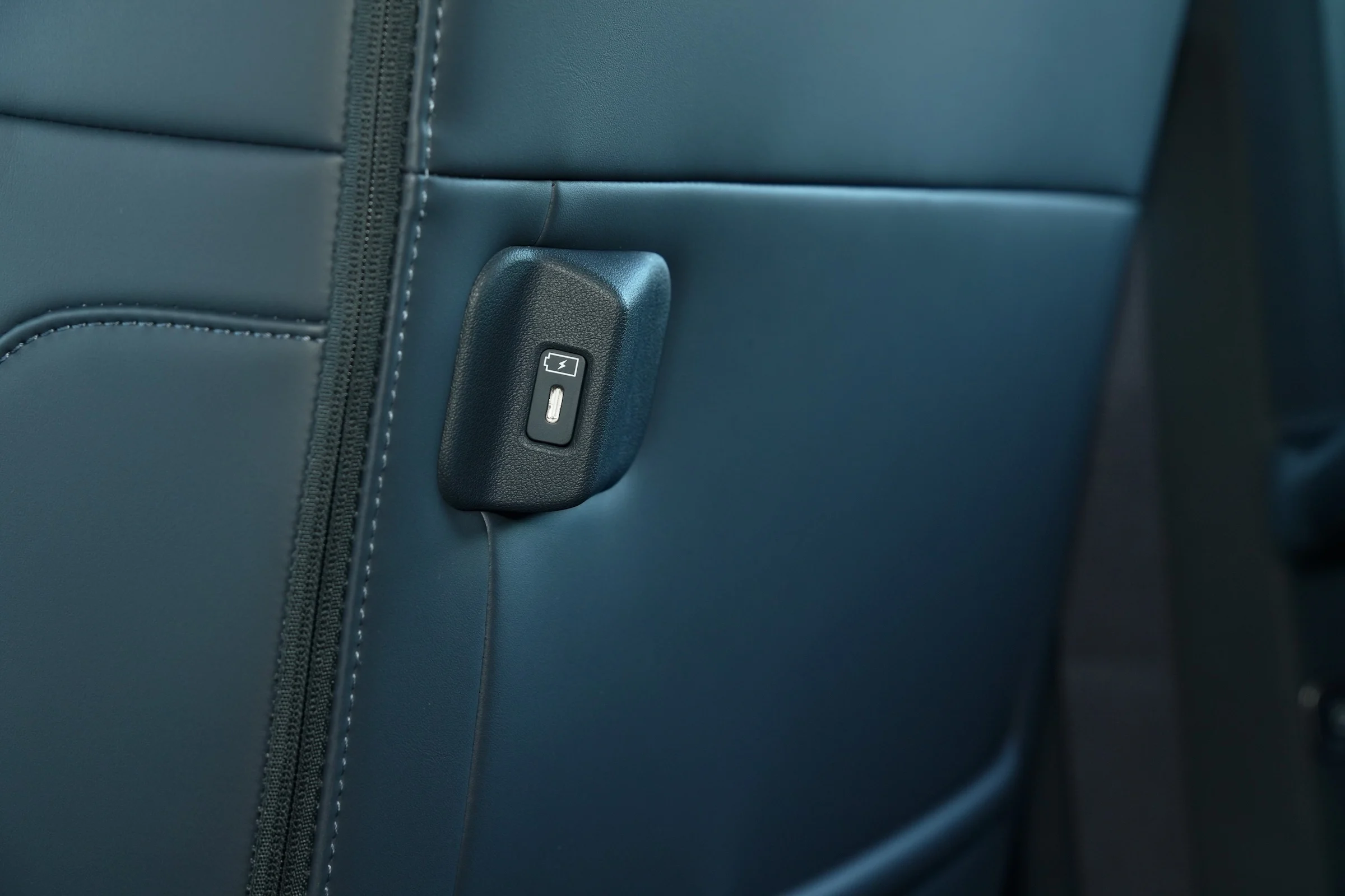 DUEL Kia PV5 Pass vs VW ID. Buzz 781