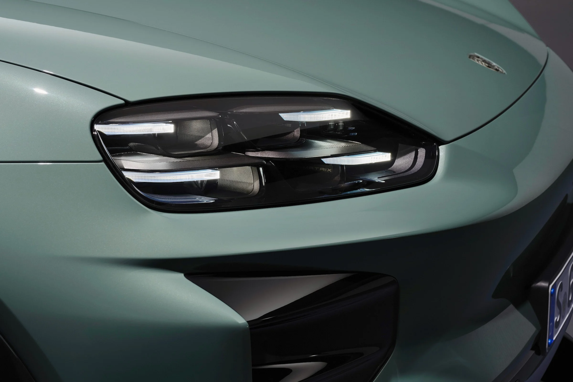 Porsche Cayenne Electric 602 6000x4500