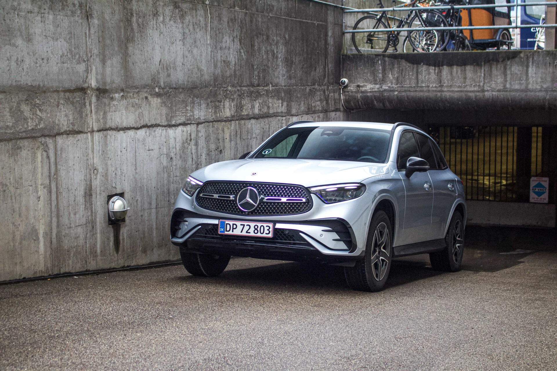Mercedes-Benz GLC 300de-16