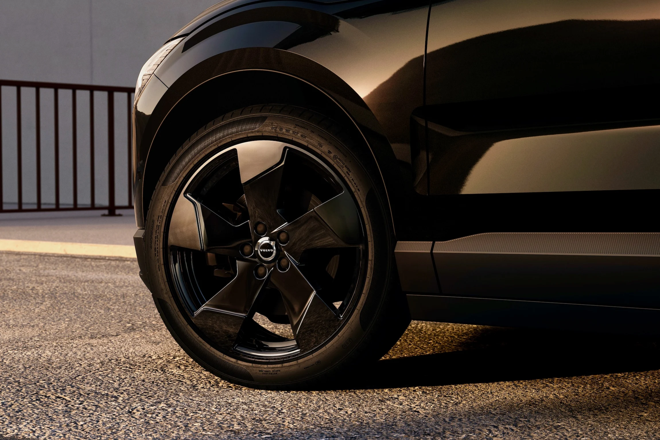 Exterior Wheel EX30 MY27