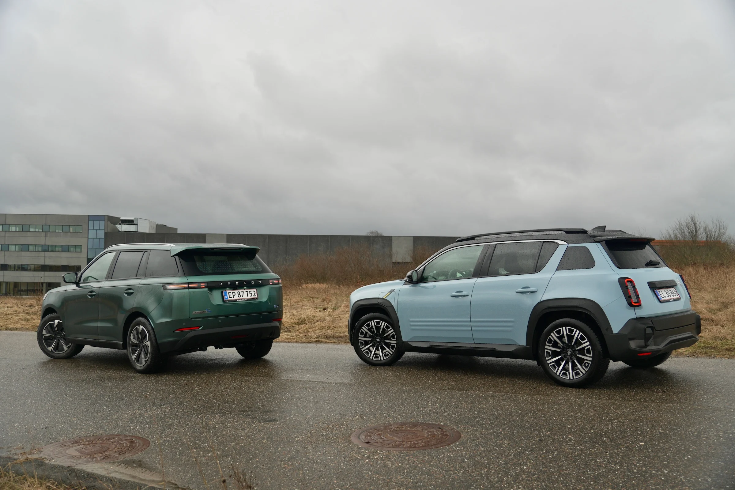 DUEL Jaecoo J5 EV vs Renault 4 E-Tech 082