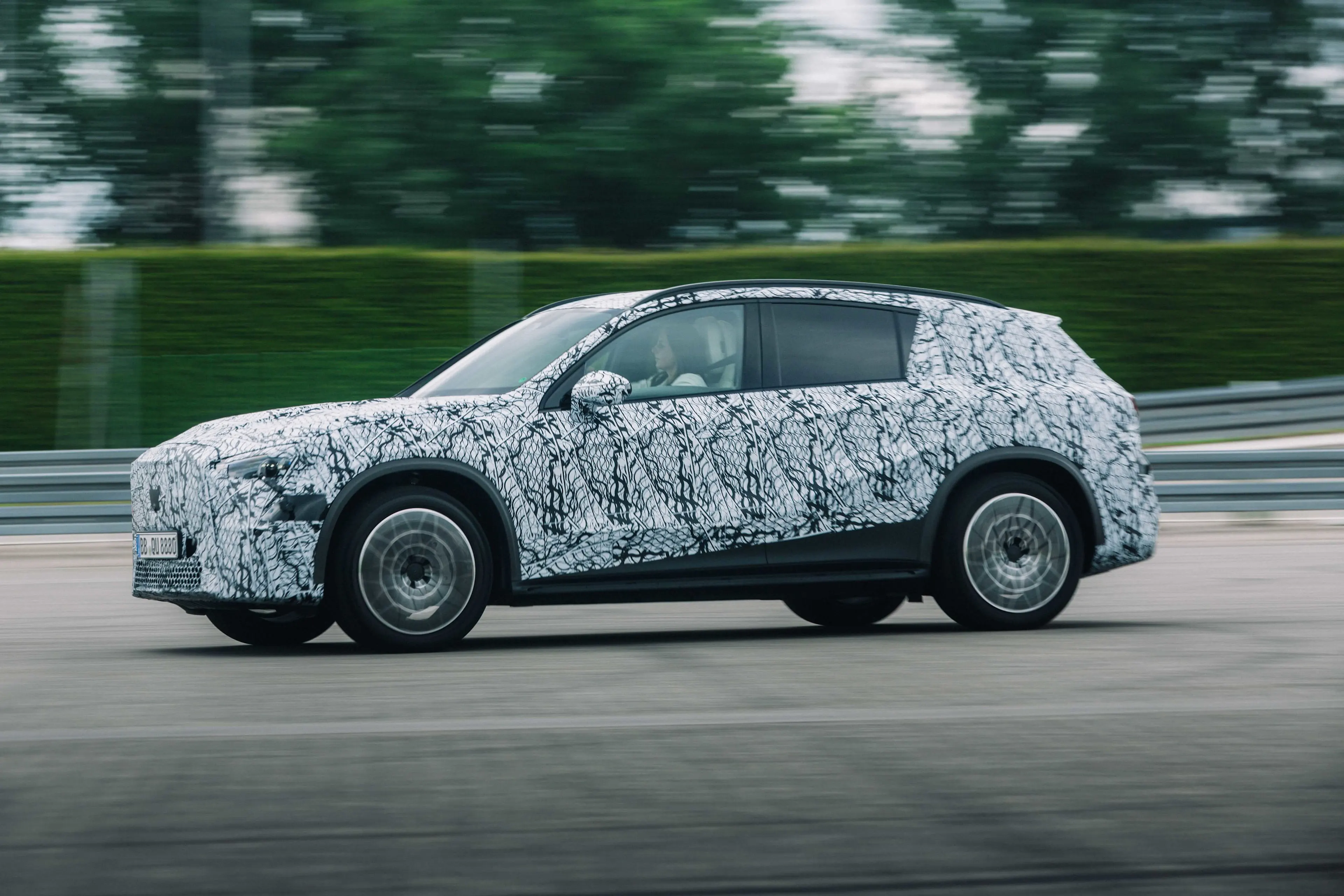 Mercedes-Benz GLC EQ Technology