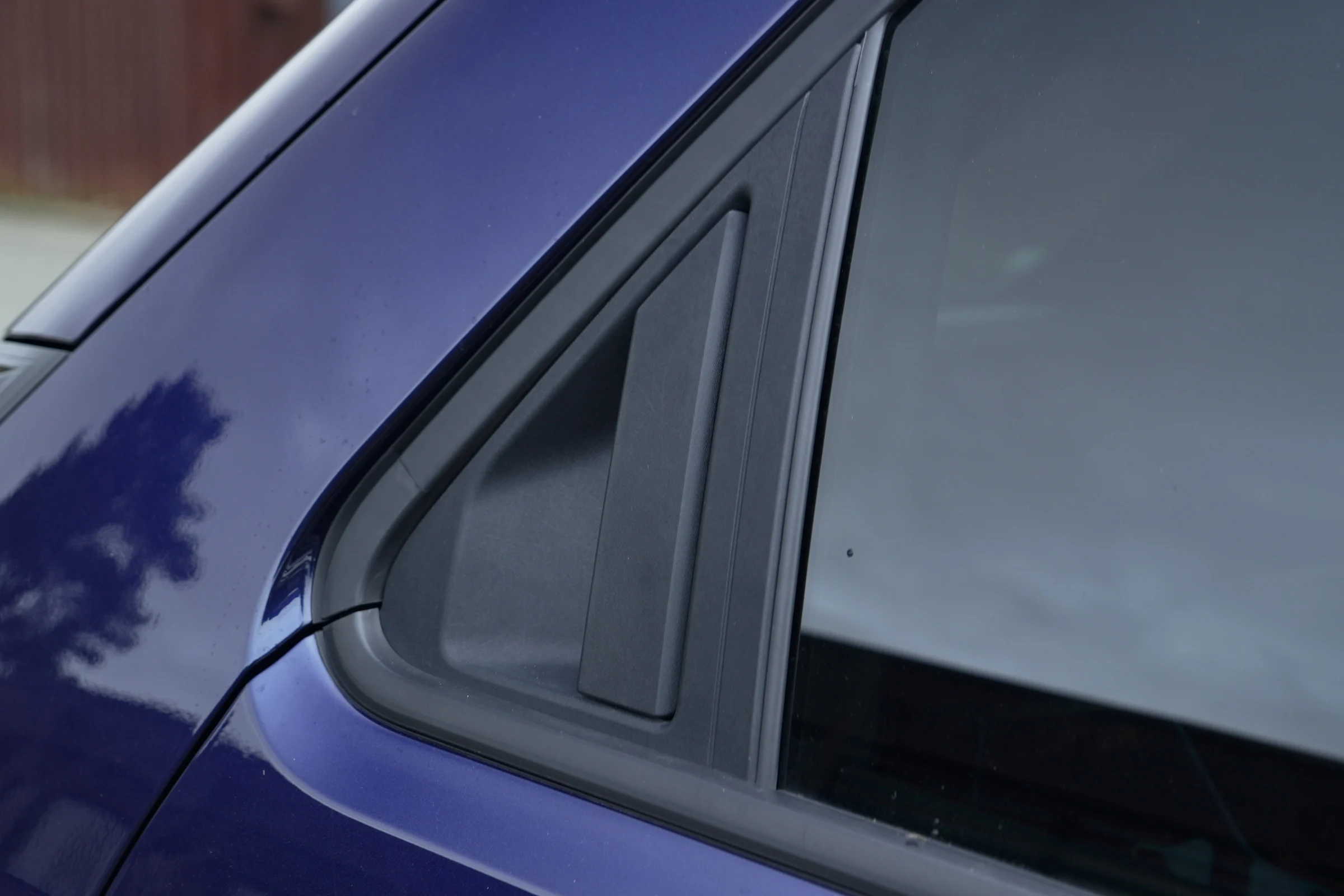 DUEL Firefly vs Renault 5 52 MBB 887