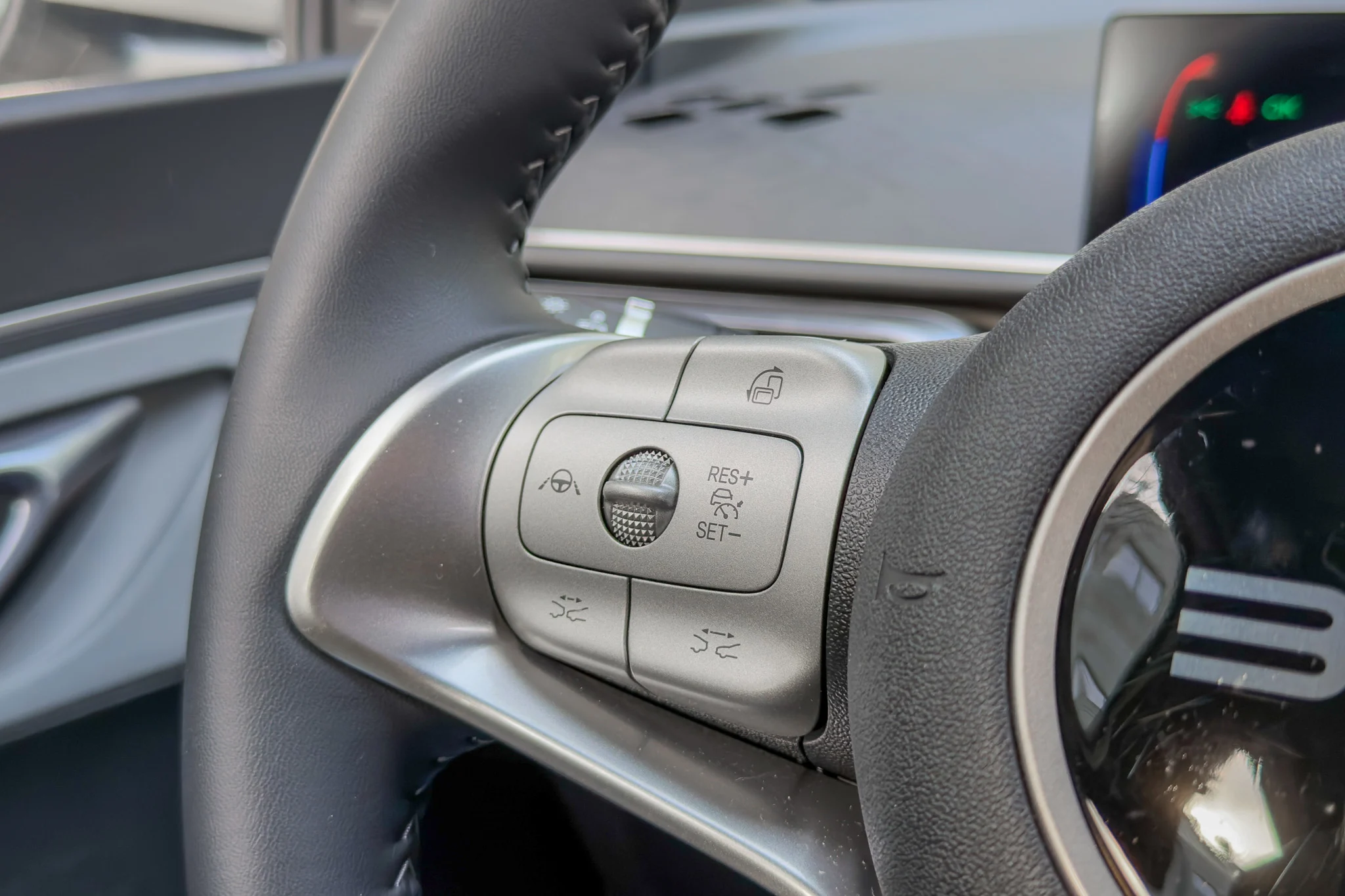 BYD Dolphin Surf - interiør-12