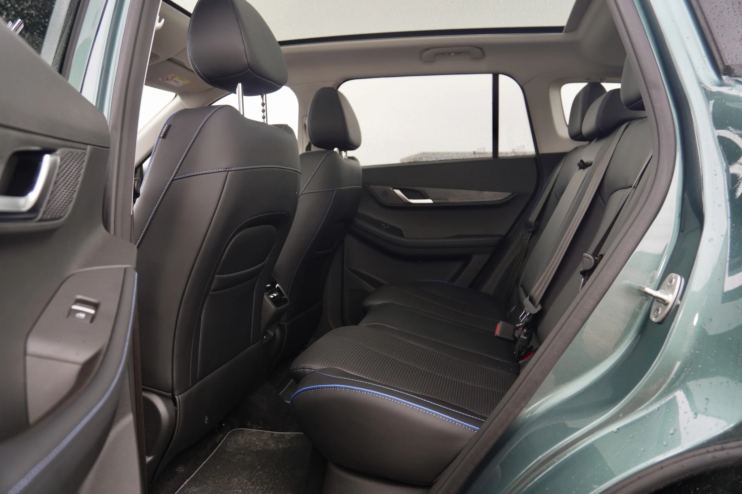 DUEL Jaecoo J5 EV vs Renault 4 E-Tech 132