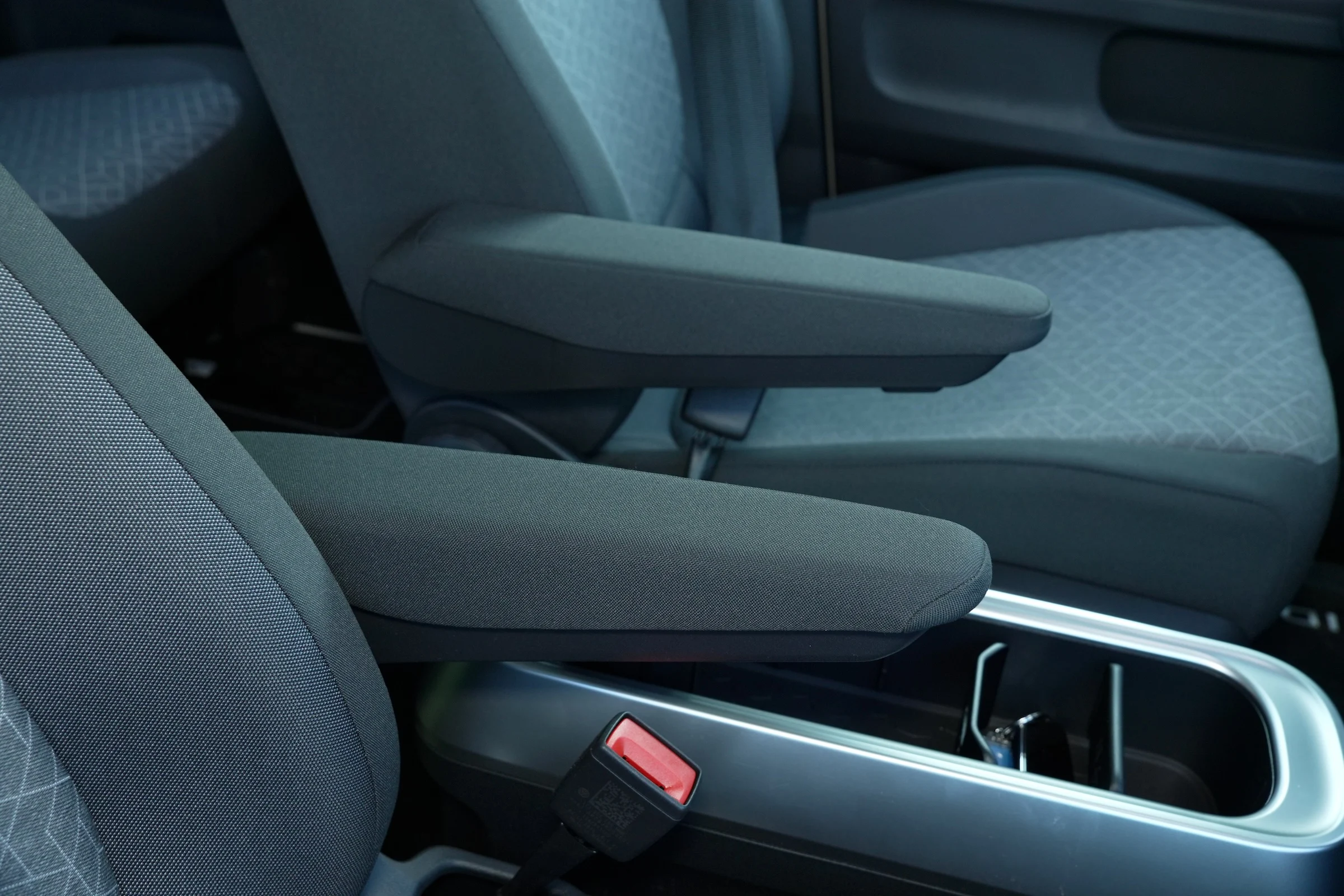 DUEL Kia PV5 Pass vs VW ID. Buzz 814