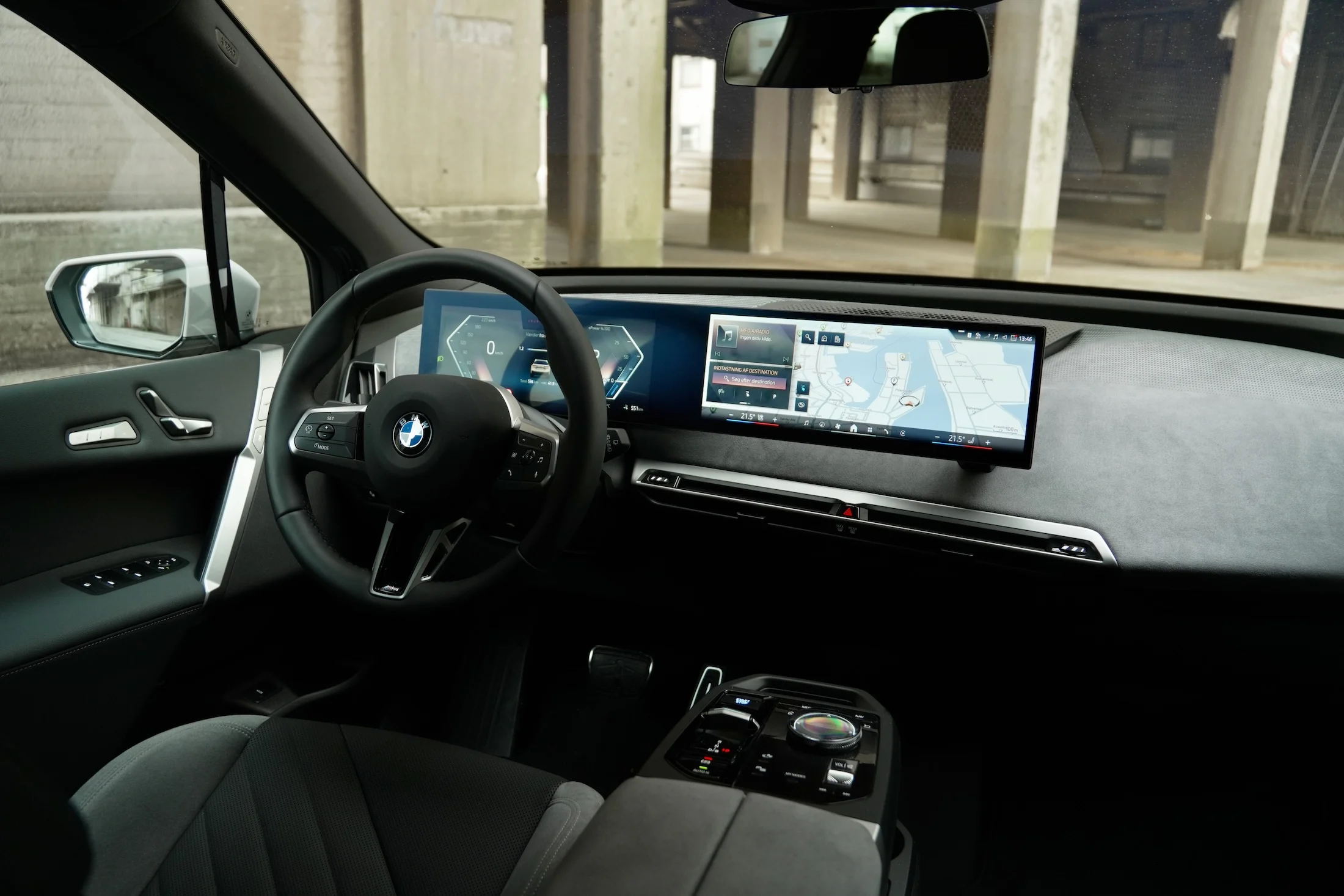 DUEL BMW iX vs Volvo EX90 MBB 2990
