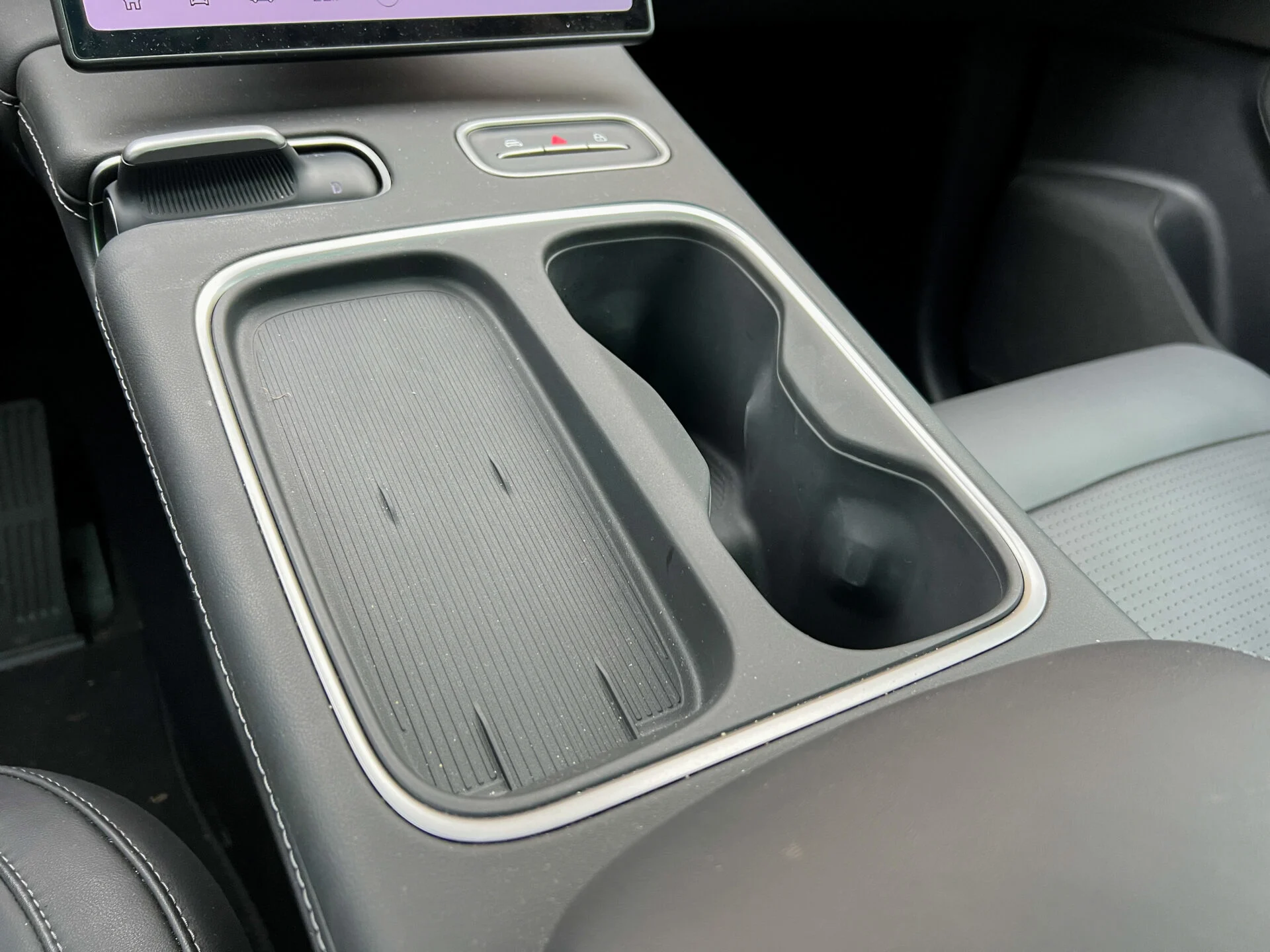 Nio EL6 vs XPeng G9 – Interiør-07