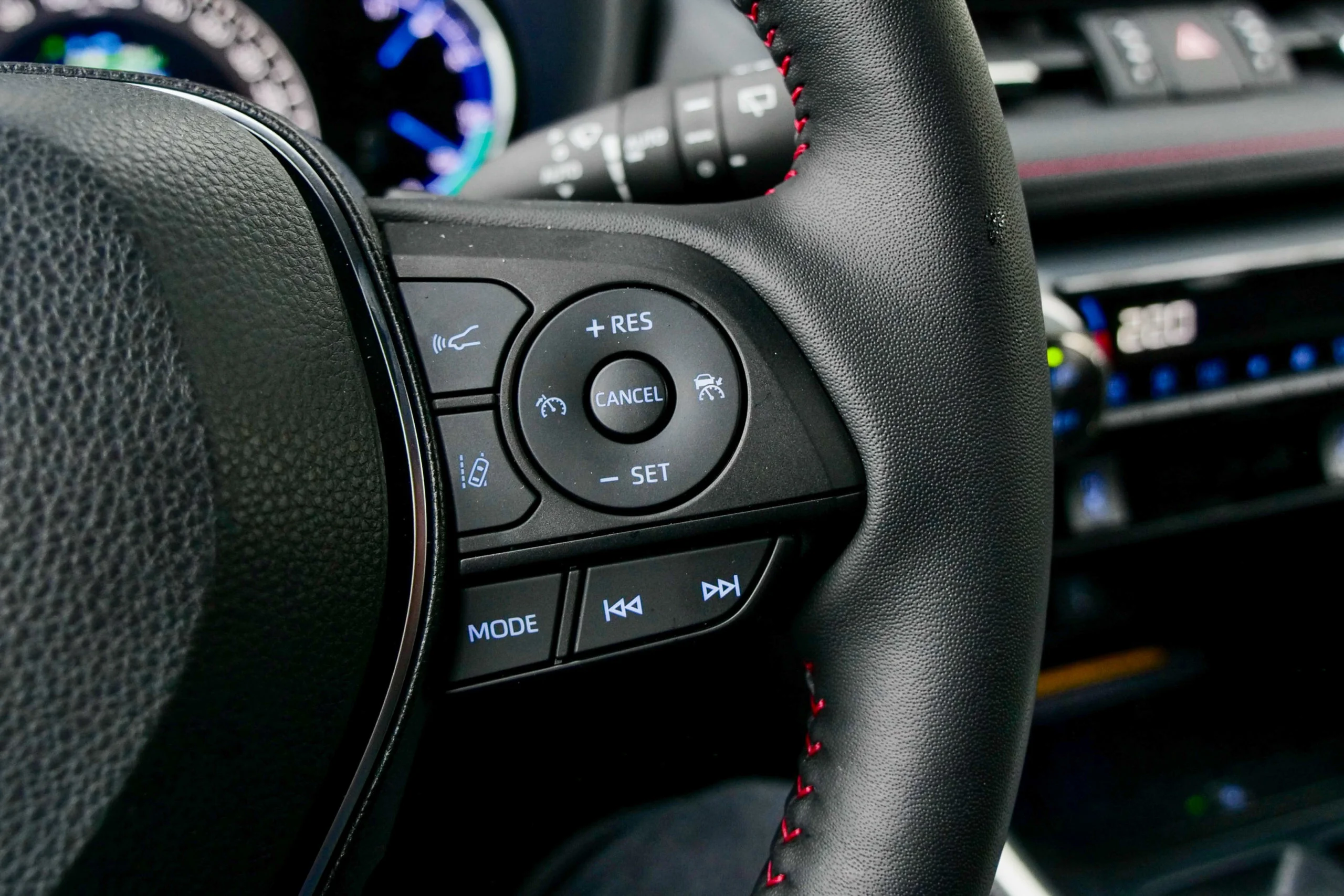 Toyota RAV4 Plug In &#8211; Interiør (4)