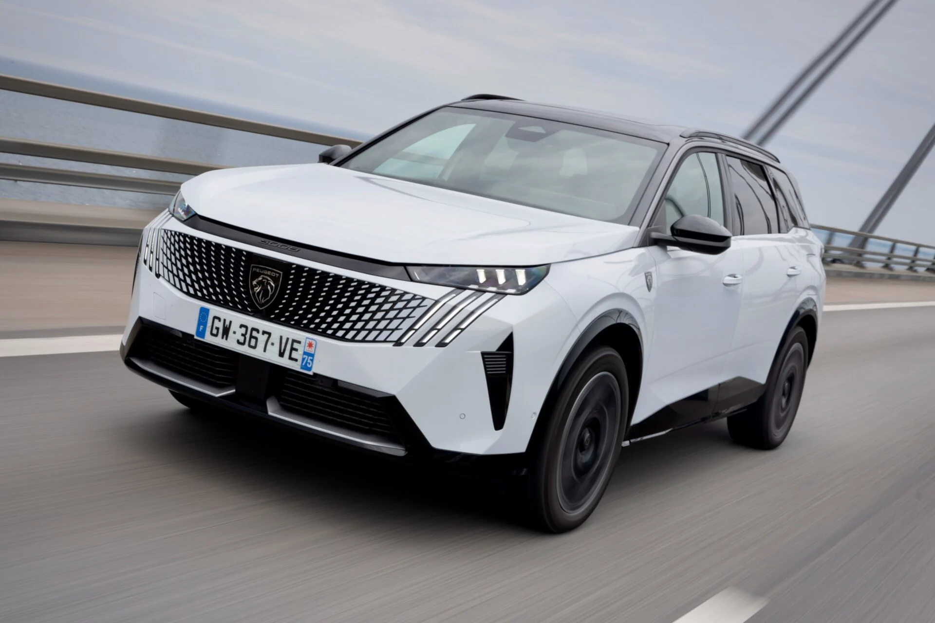 PEUGEOT_E5008TESTDRIVE_2406TC0675