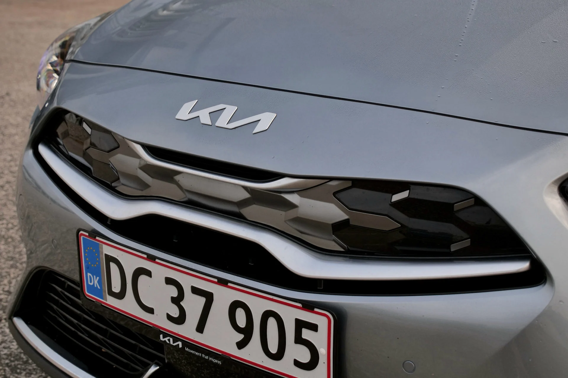 Bilbasen DUEL Kia Ceed SW PHEV vs Suzuki Swace Hybrid9756