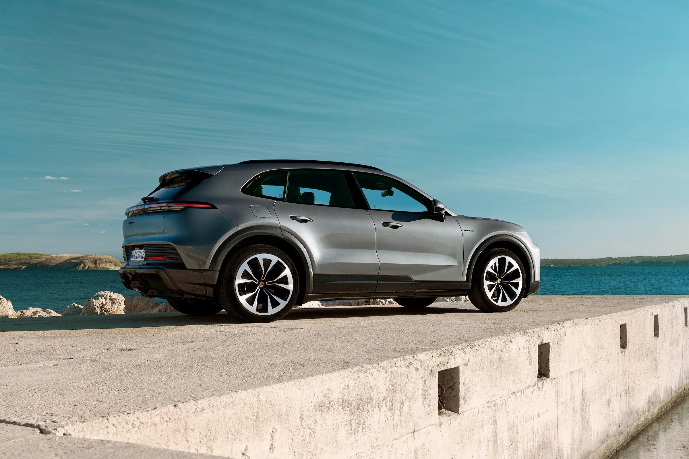 Porsche Cayenne Electric 510 6000x4002