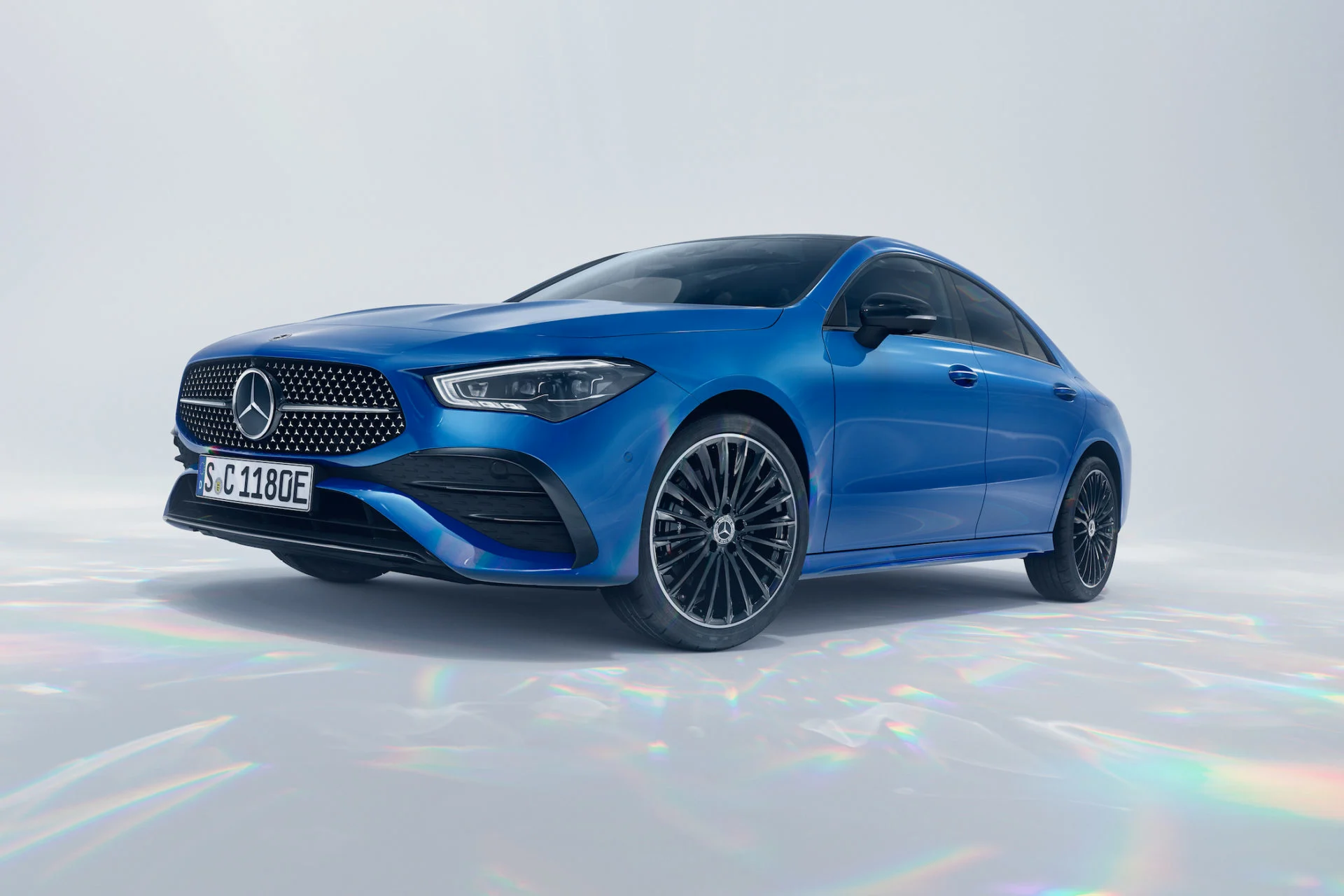 Express your drive: der neue Mercedes-Benz CLA und CLA Shooting BrakeExpress your drive: the new Mercedes-Benz CLA and CLA Shooting Brake