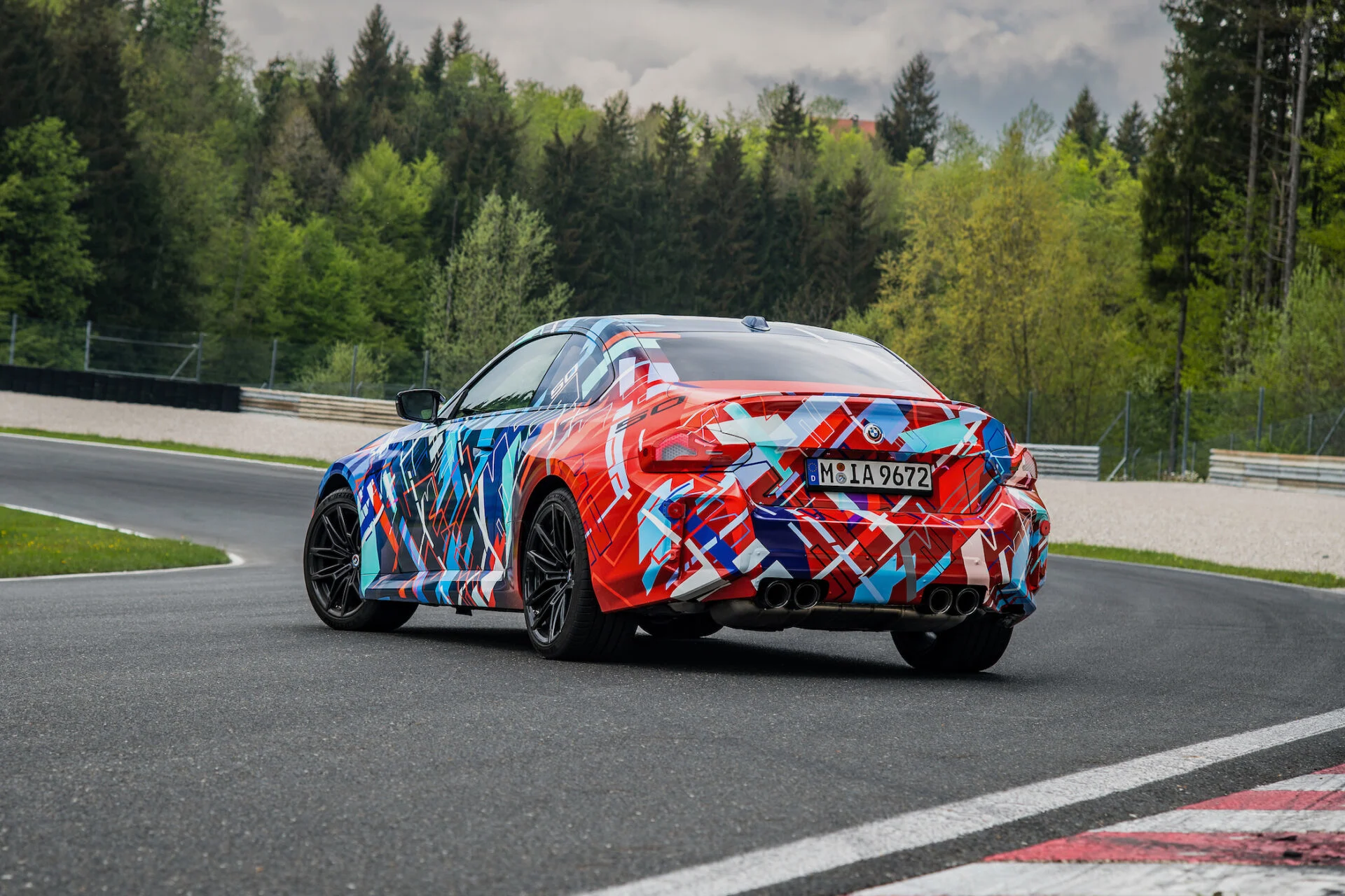 P90468056_highRes_the-all-new-bmw-m2-u