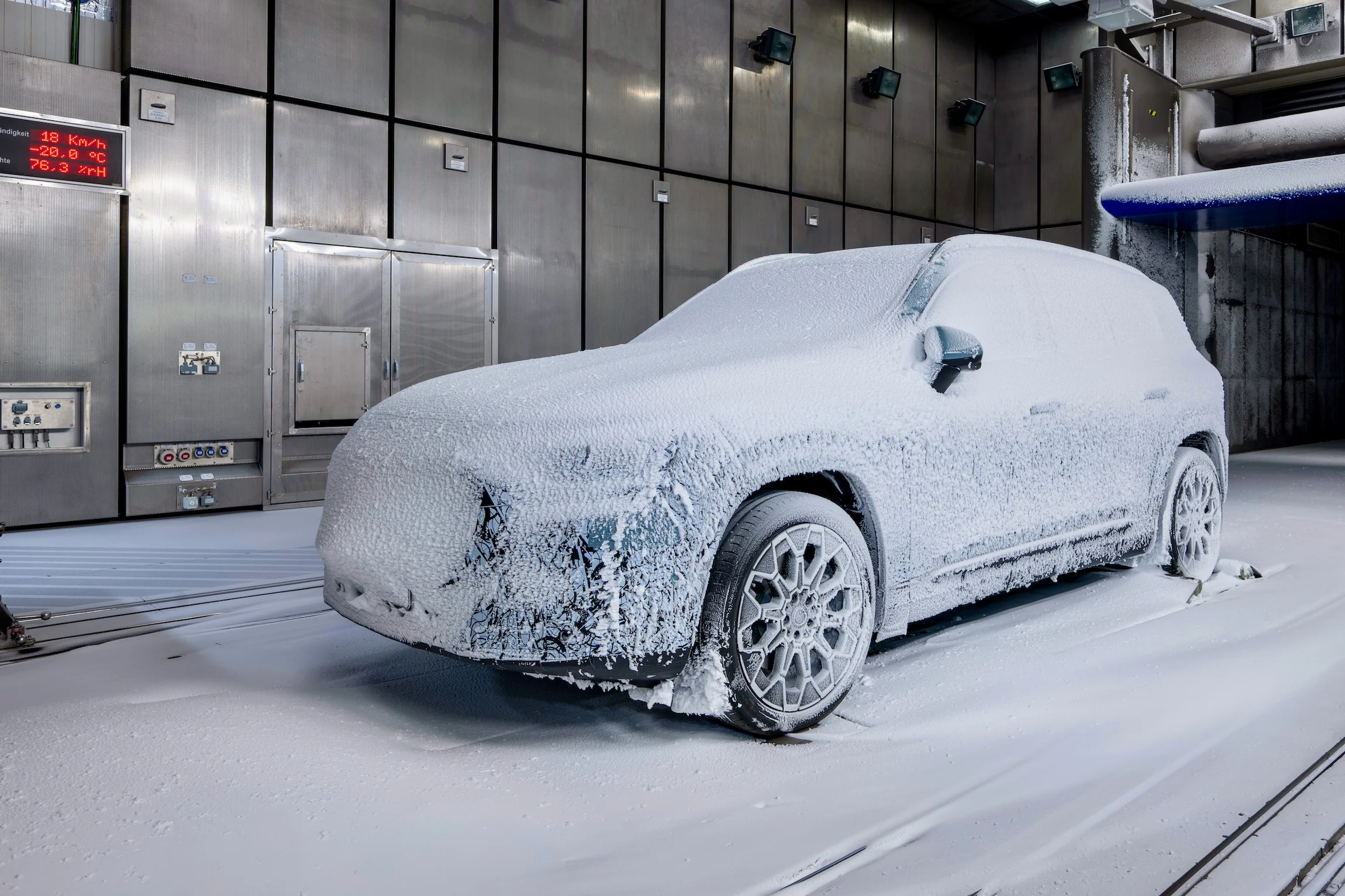 MB GLB EQ Tech 82 008