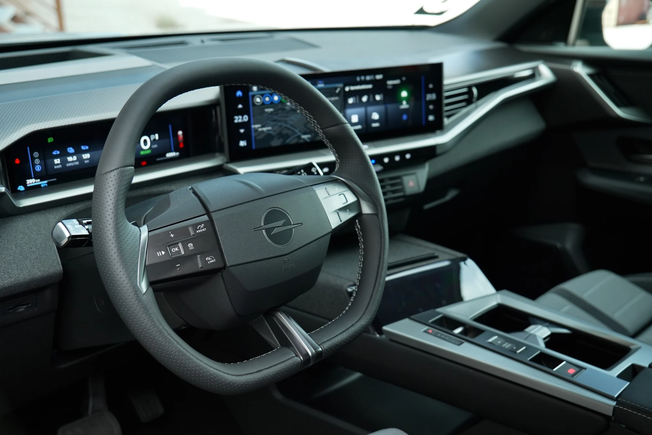 Opel vs Tesla vs Skoda MBB 382