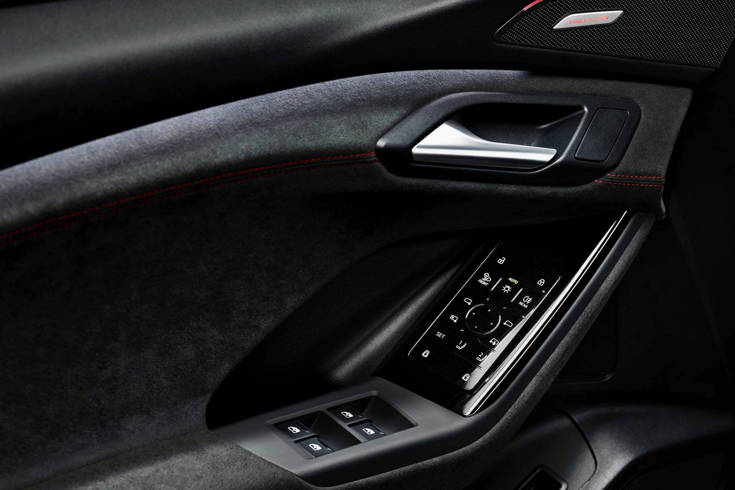 Audi SQ6 E-Tron 08 large