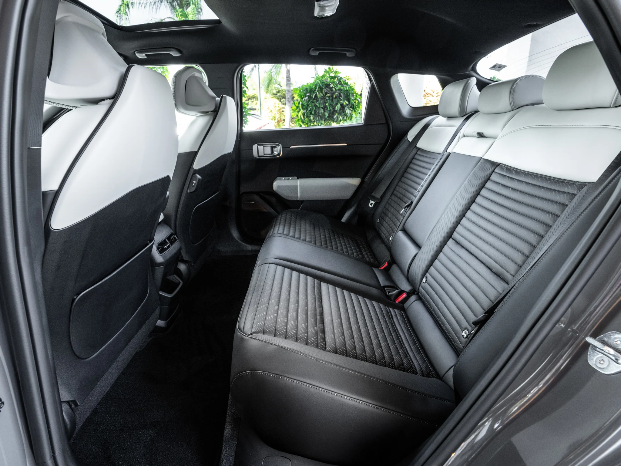 Kia EV4-02