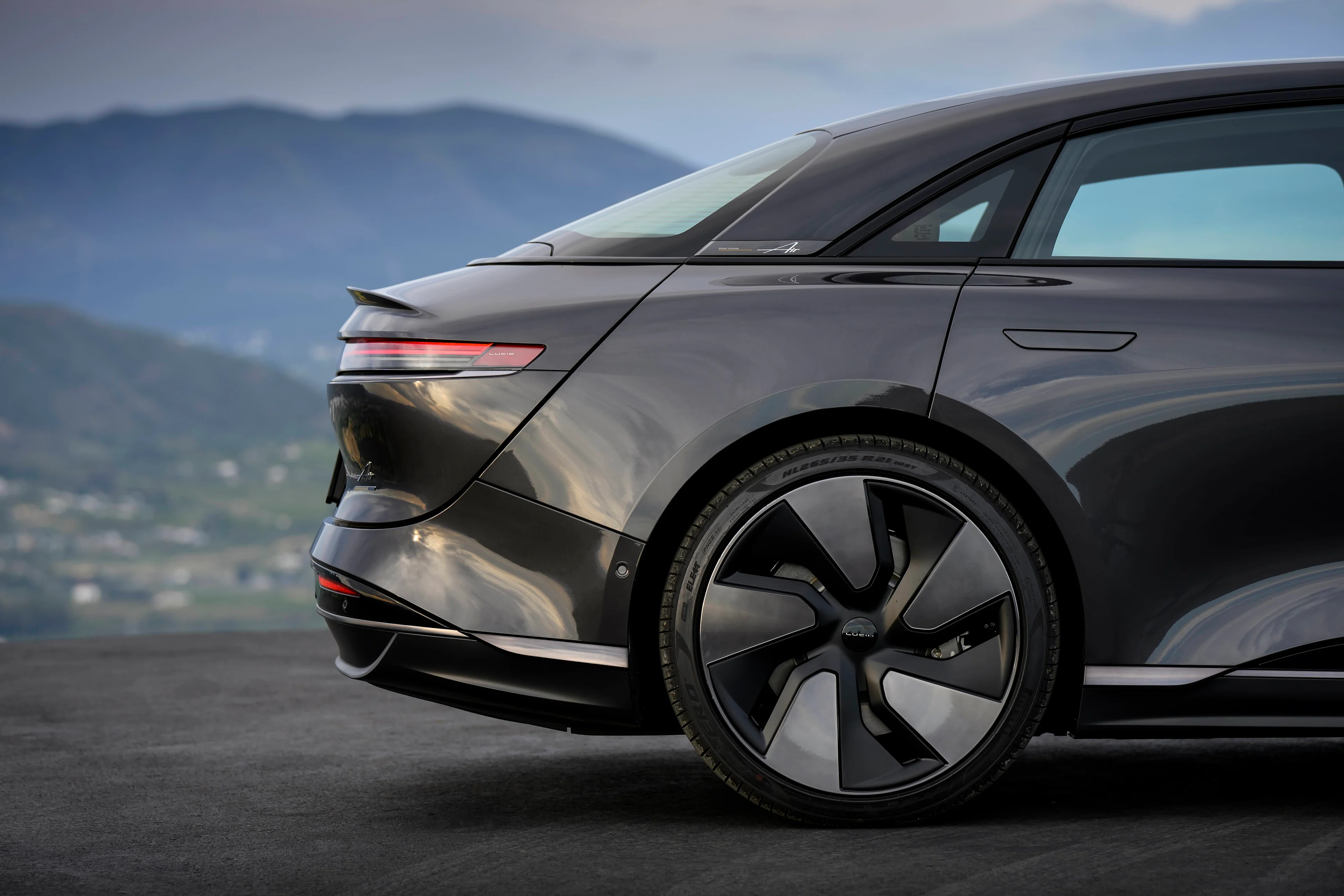 Lucid Air Grand Touring Exterior 16