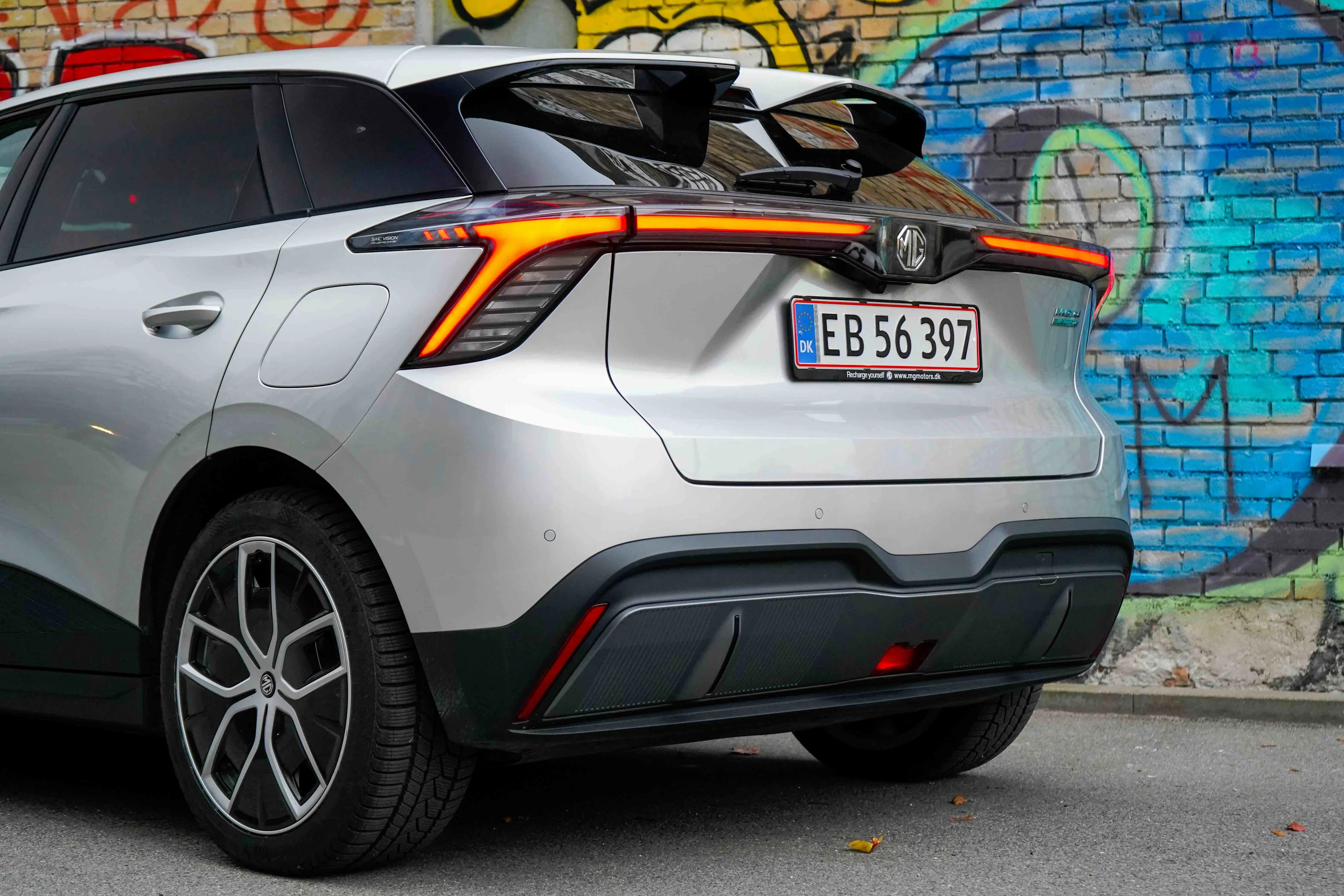 MG4 Extended Range-16