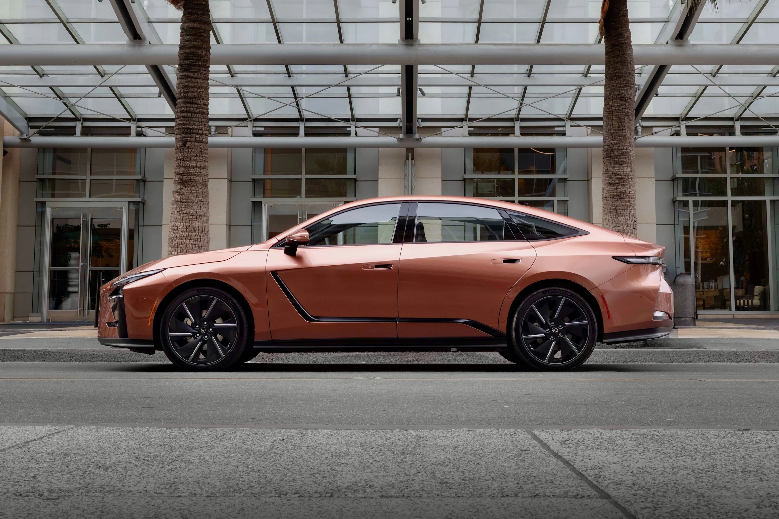 lexus es500e luxury soniccopper black 010