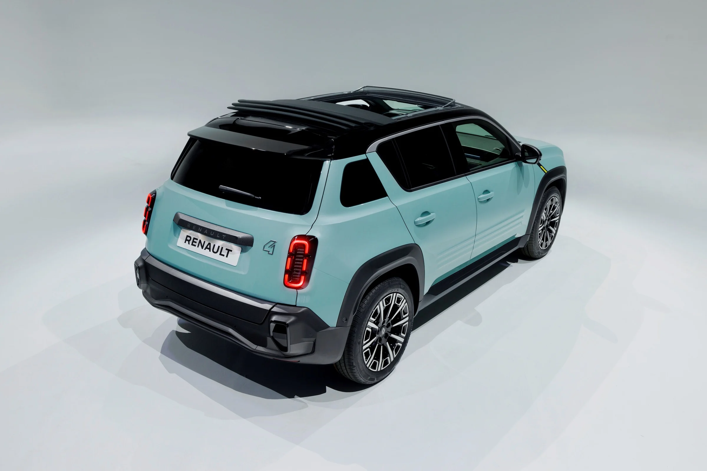 Renault-4-E-Tech-electric-kopi 4