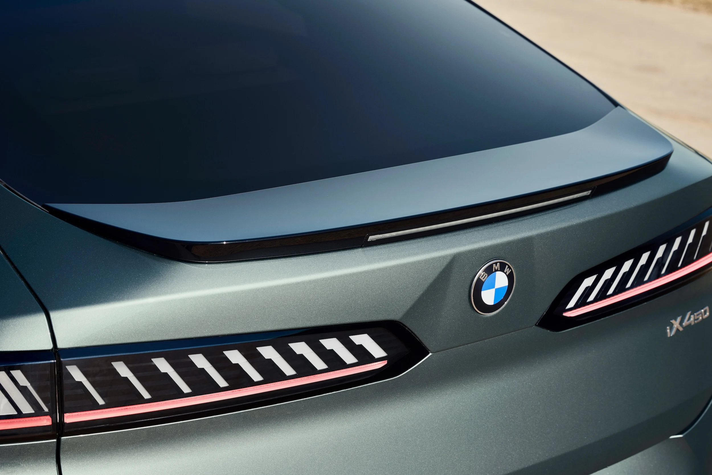P90655815 highRes bmw-ix4-50-xdrive-in