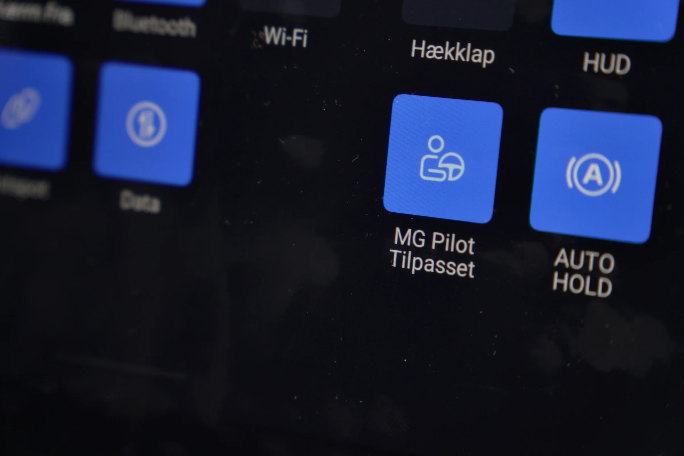 DUEL MGS6 EV vs Tesla Model Y Baghjuls MBB 593