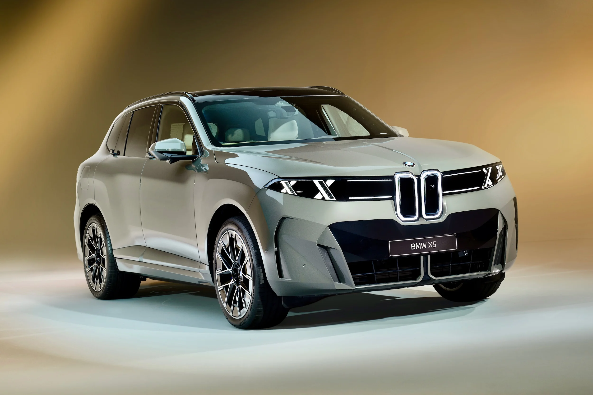 P90646035 highRes bmw-ix5-60-xdrive-06