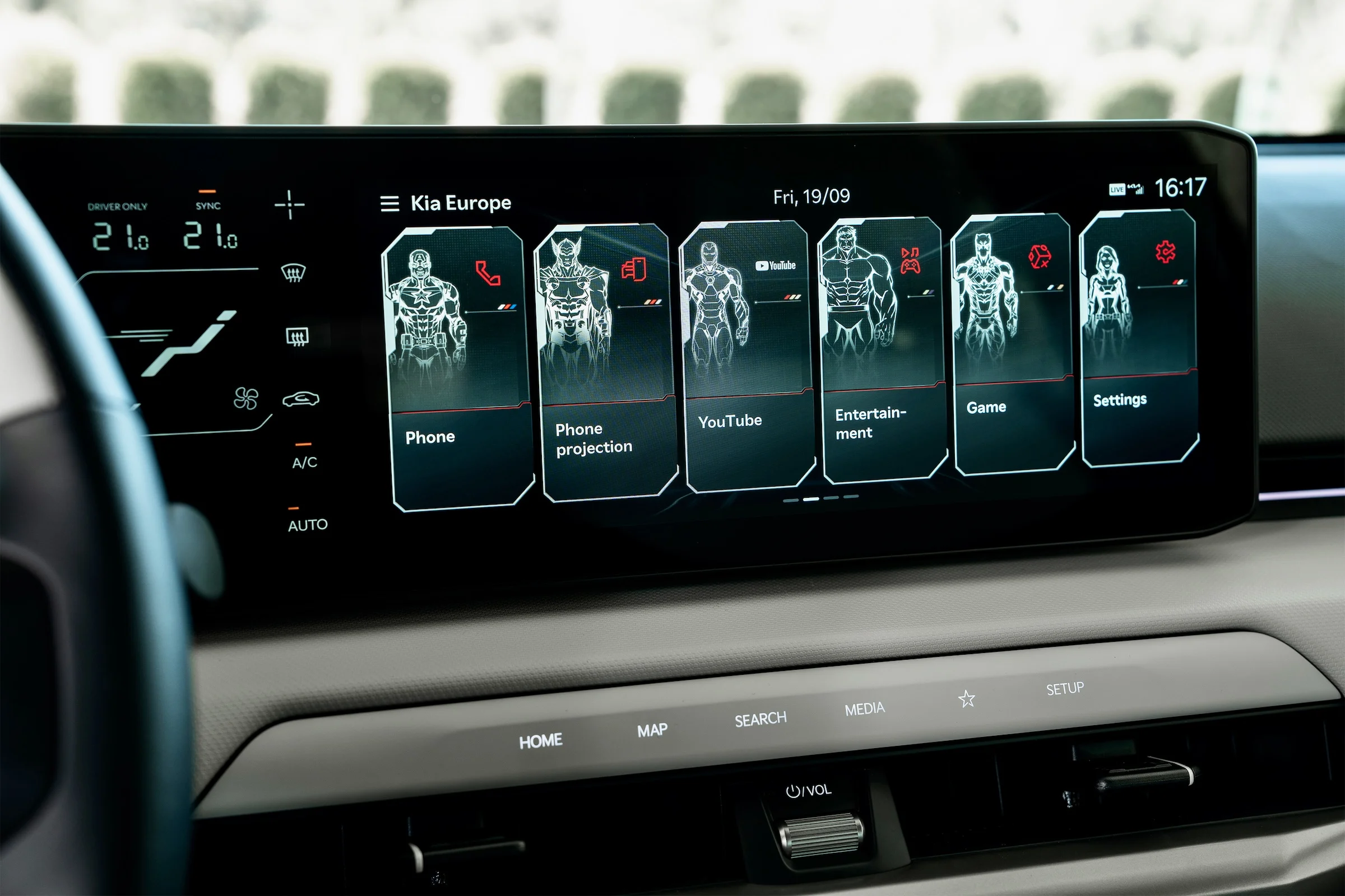 kia-ev4-interior-display-themes-marvel-assemble-print-3600x2400-005
