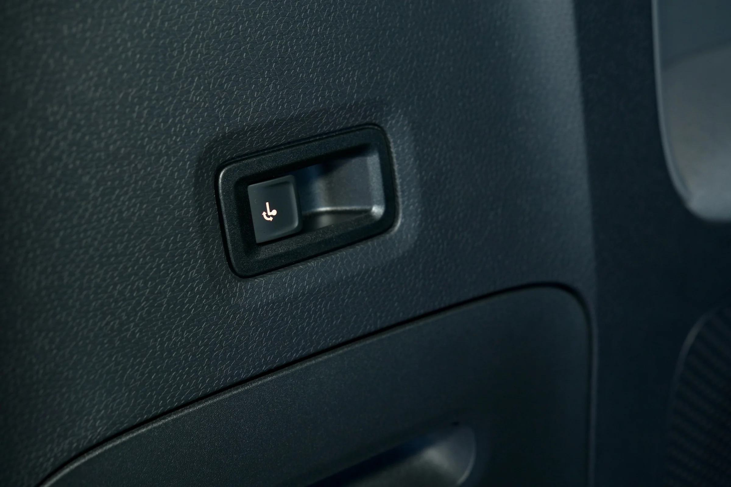 DUEL Kia PV5 Pass vs VW ID. Buzz 812