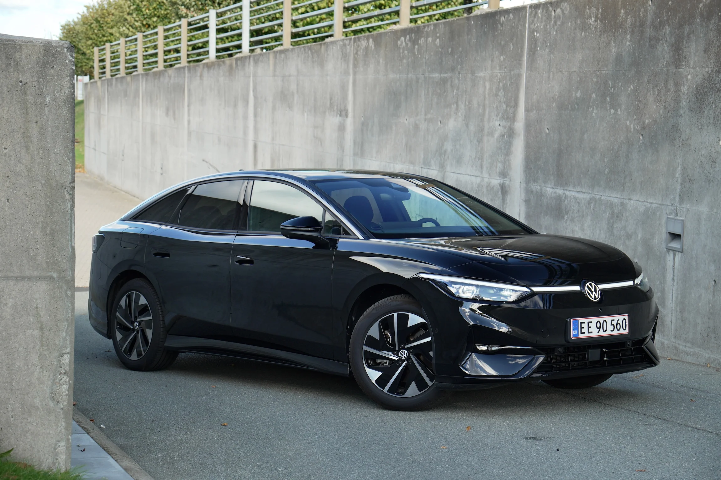STORTEST Mazda 6e Tesla Model 3 VW ID.7 MBB5153