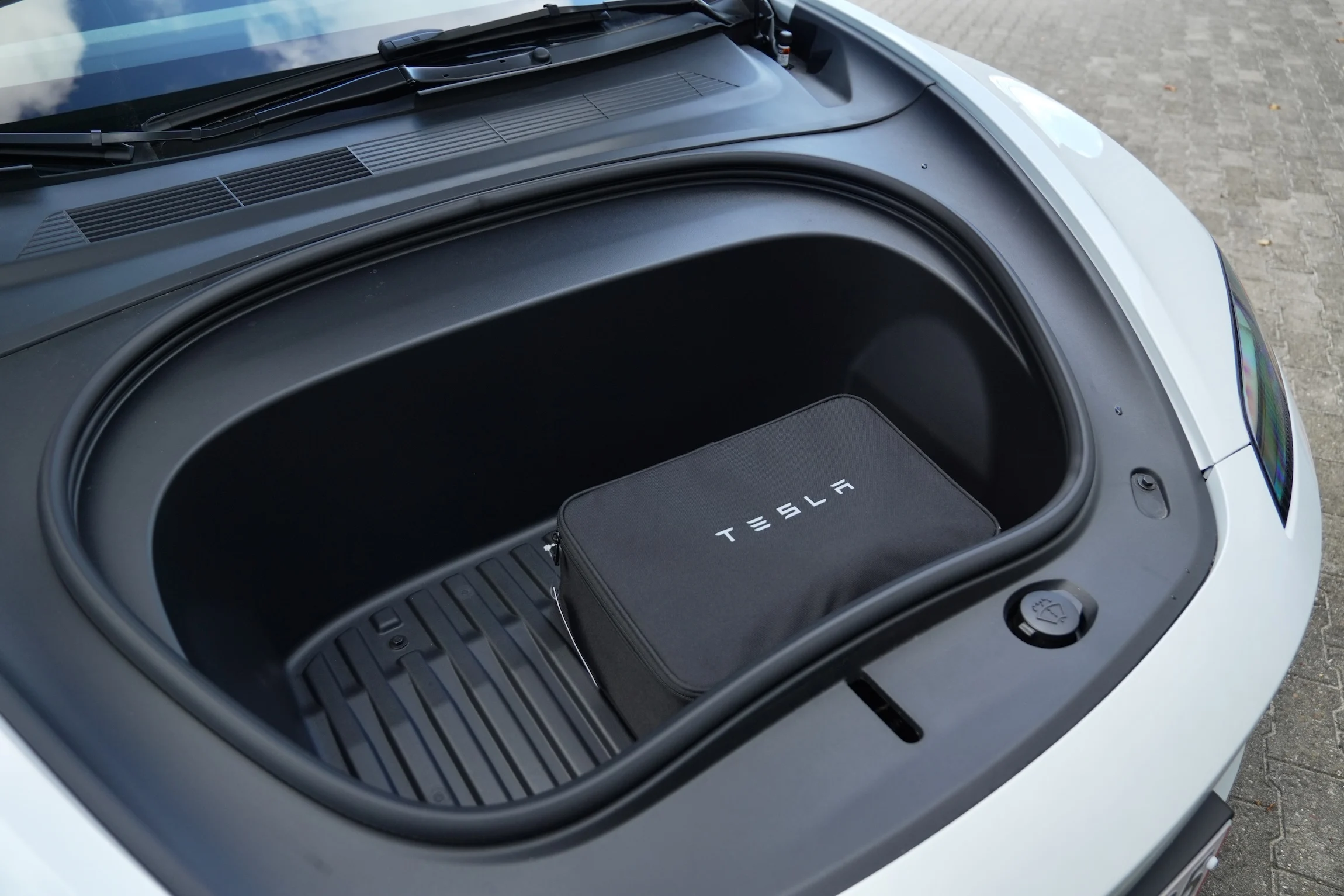 STORTEST Mazda 6e Tesla Model 3 VW ID.7 MBB5231