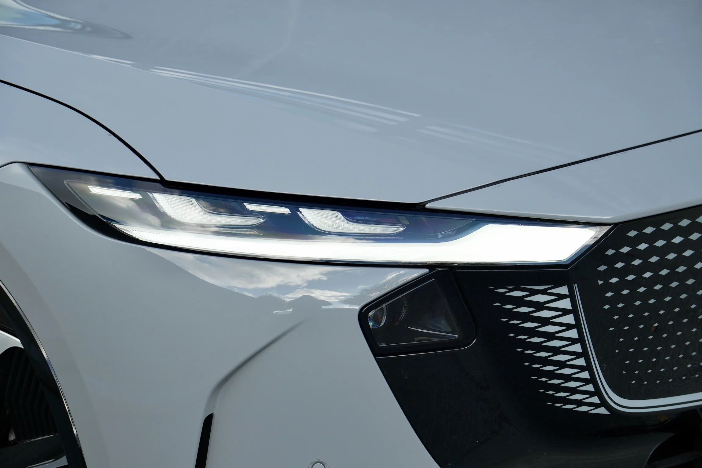 STORTEST Mazda 6e Tesla Model 3 VW ID.7 MBB5137