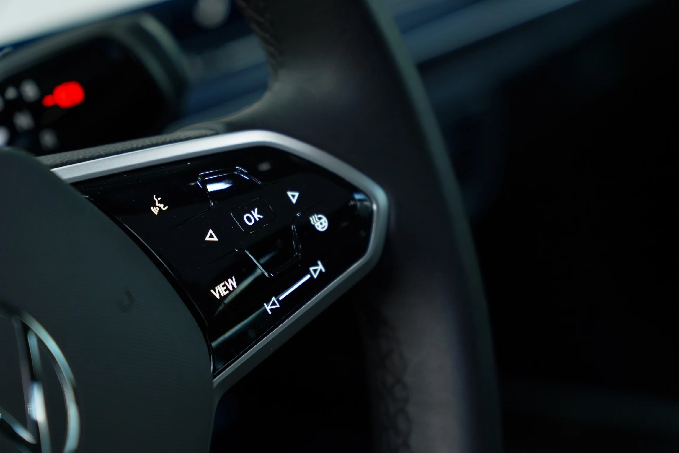 STORTEST Mazda 6e Tesla Model 3 VW ID.7 MBB5202