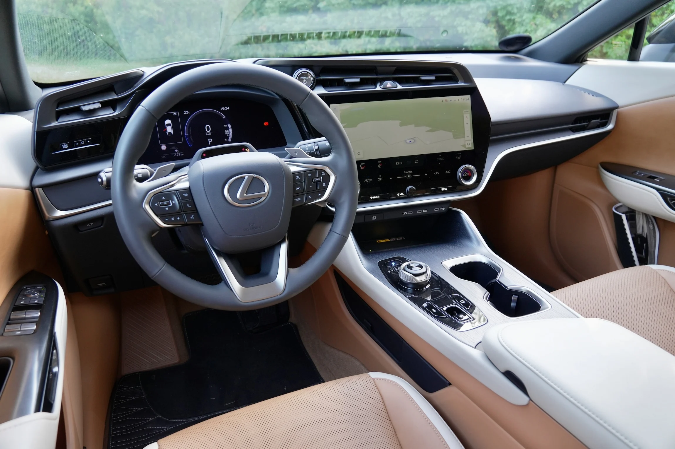 TEST Lexus RZ 350e822