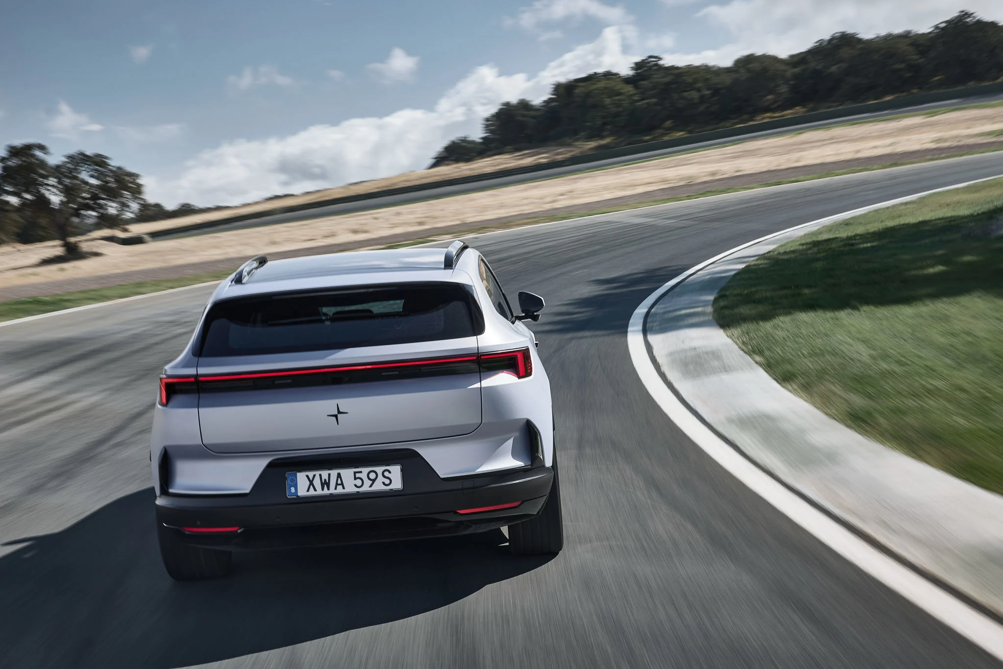 Polestar 4 SUV-15