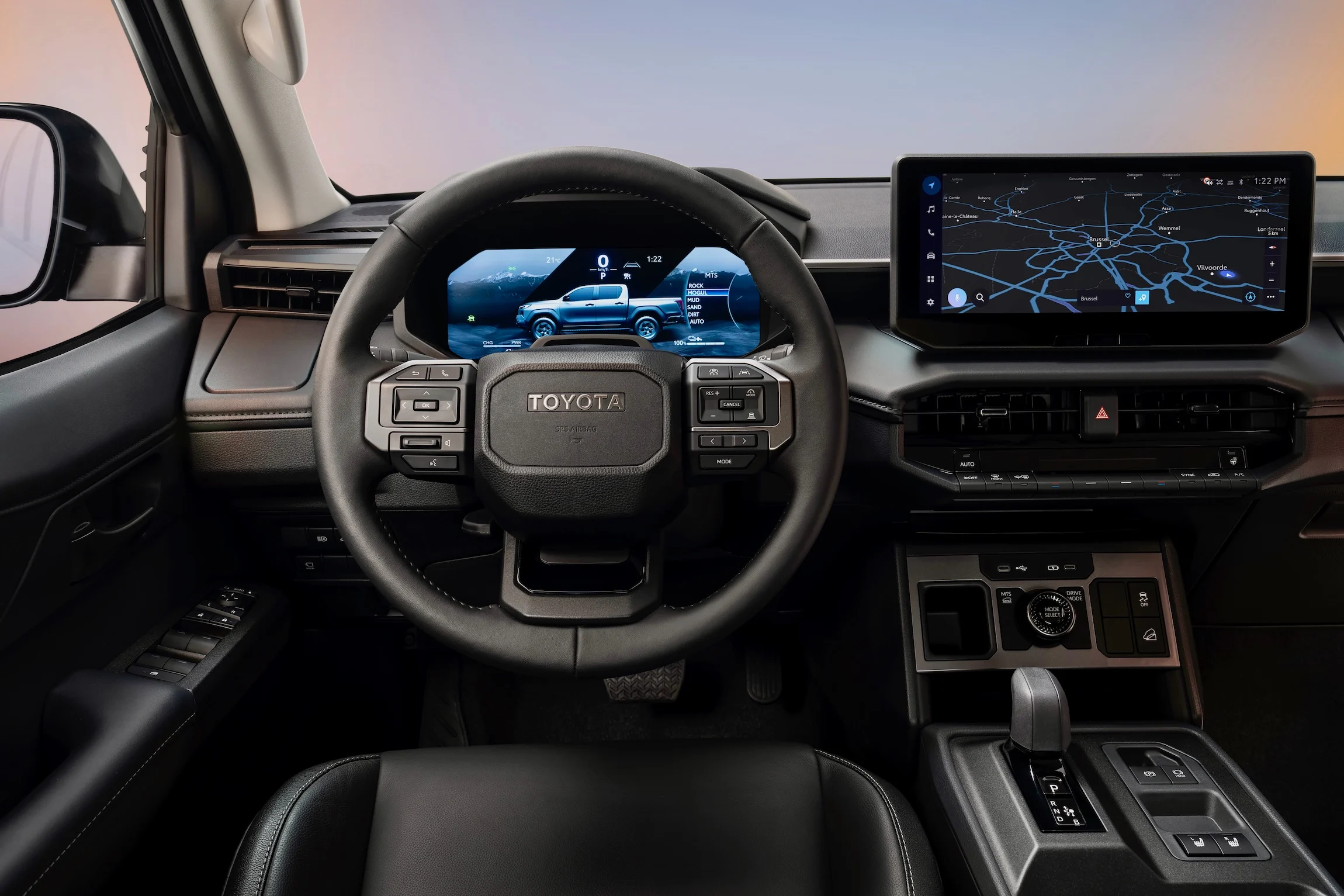 2025toyotahiluxbevint010