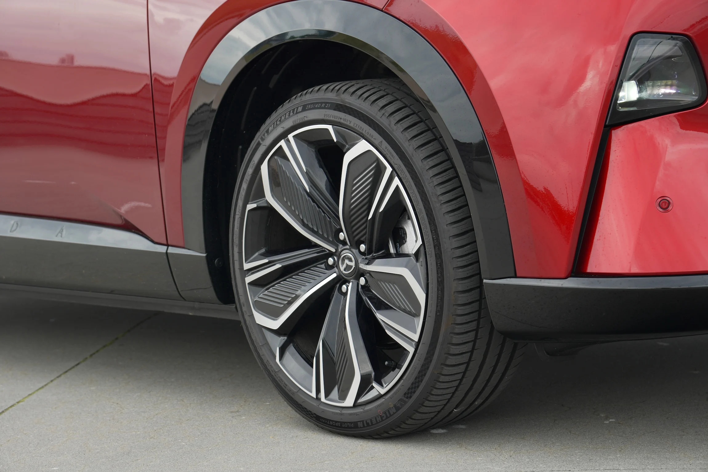 FØRSTE TUR Mazda CX-6e MBB 171