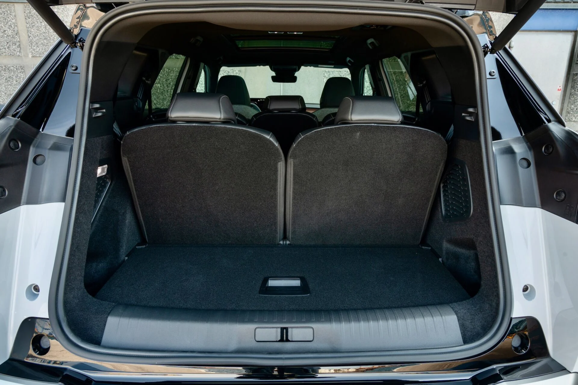 PEUGEOT_E5008TESTDRIVE_2406TC0054