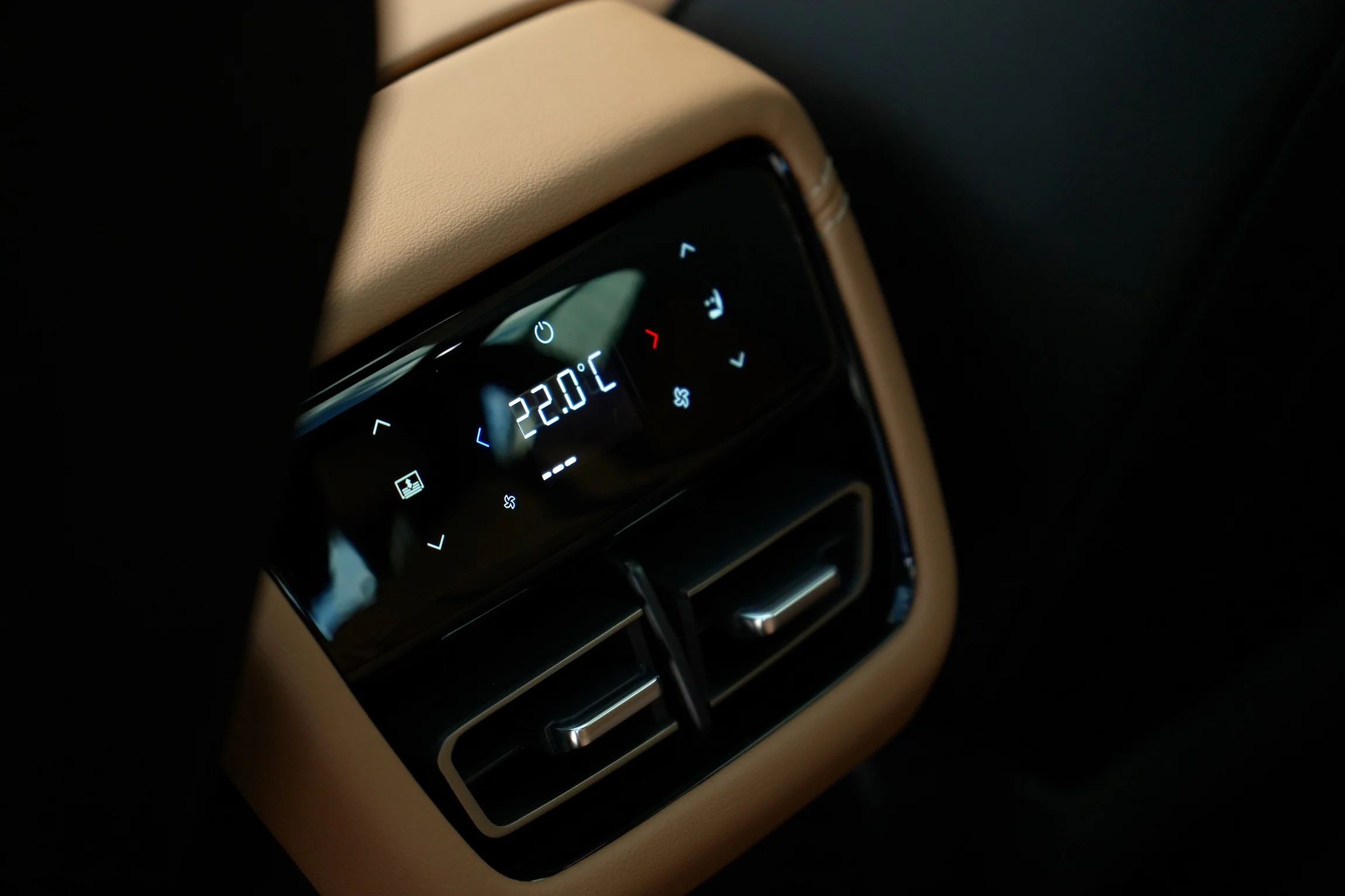 STORTEST Mazda 6e Tesla Model 3 VW ID.7 MBB5291