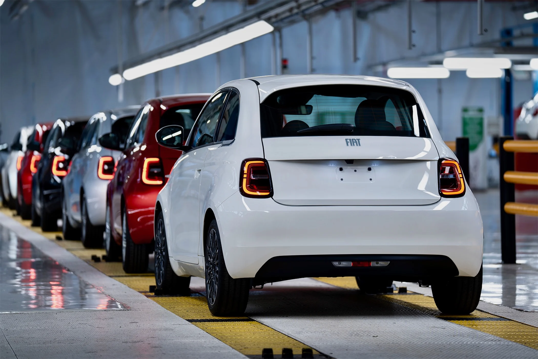 FIAT500 Ibrida WEB 8
