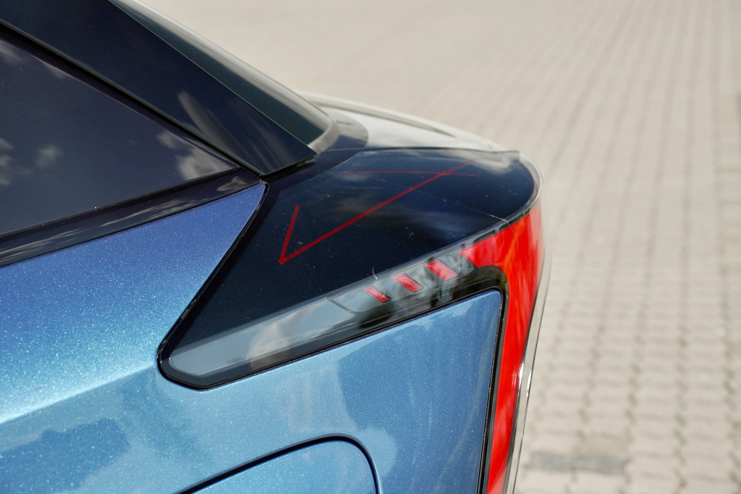 TEST MG4 EV Extended Range Luxury 2086