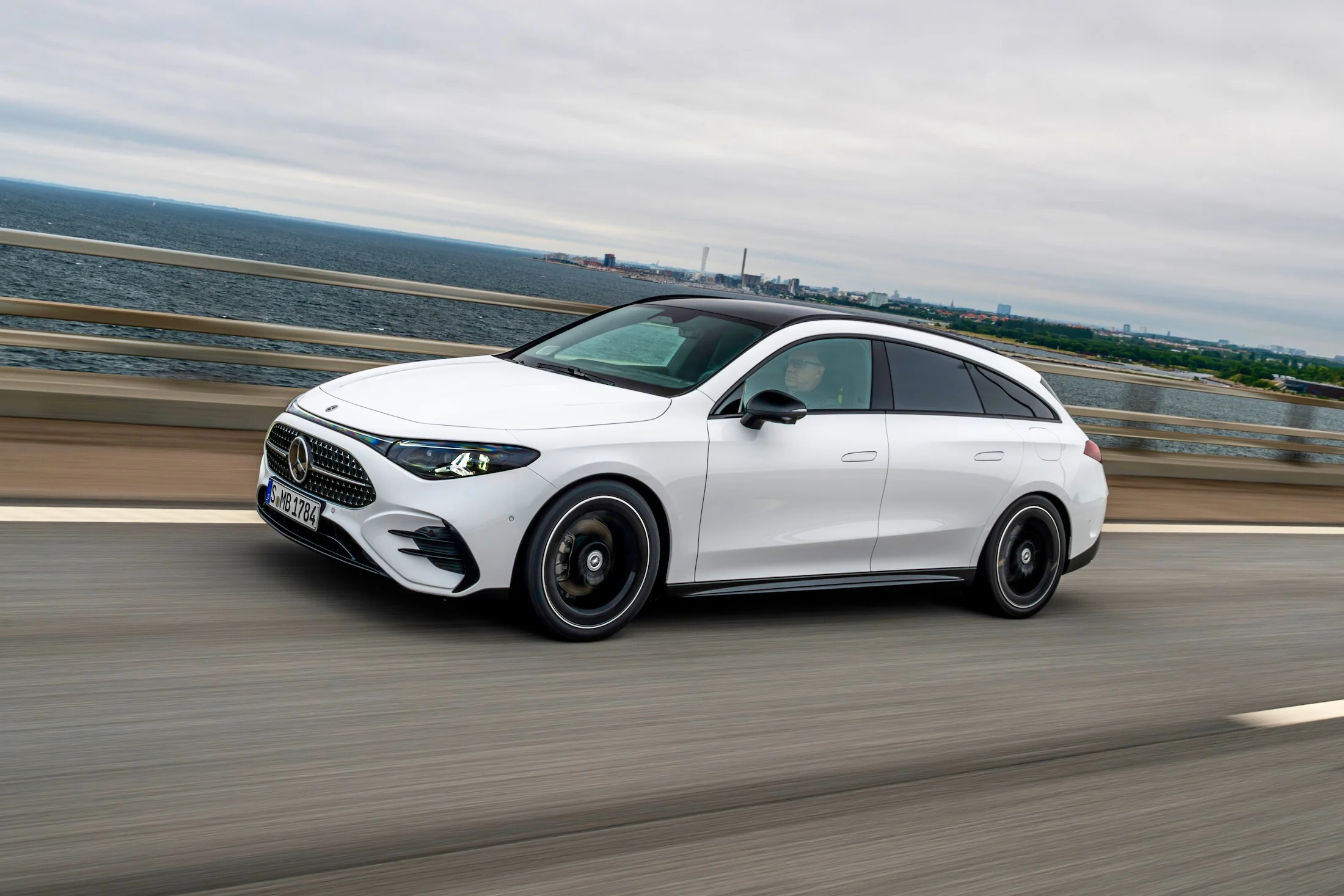 MB CLA Shooting Brake EQ Tech C0200 011